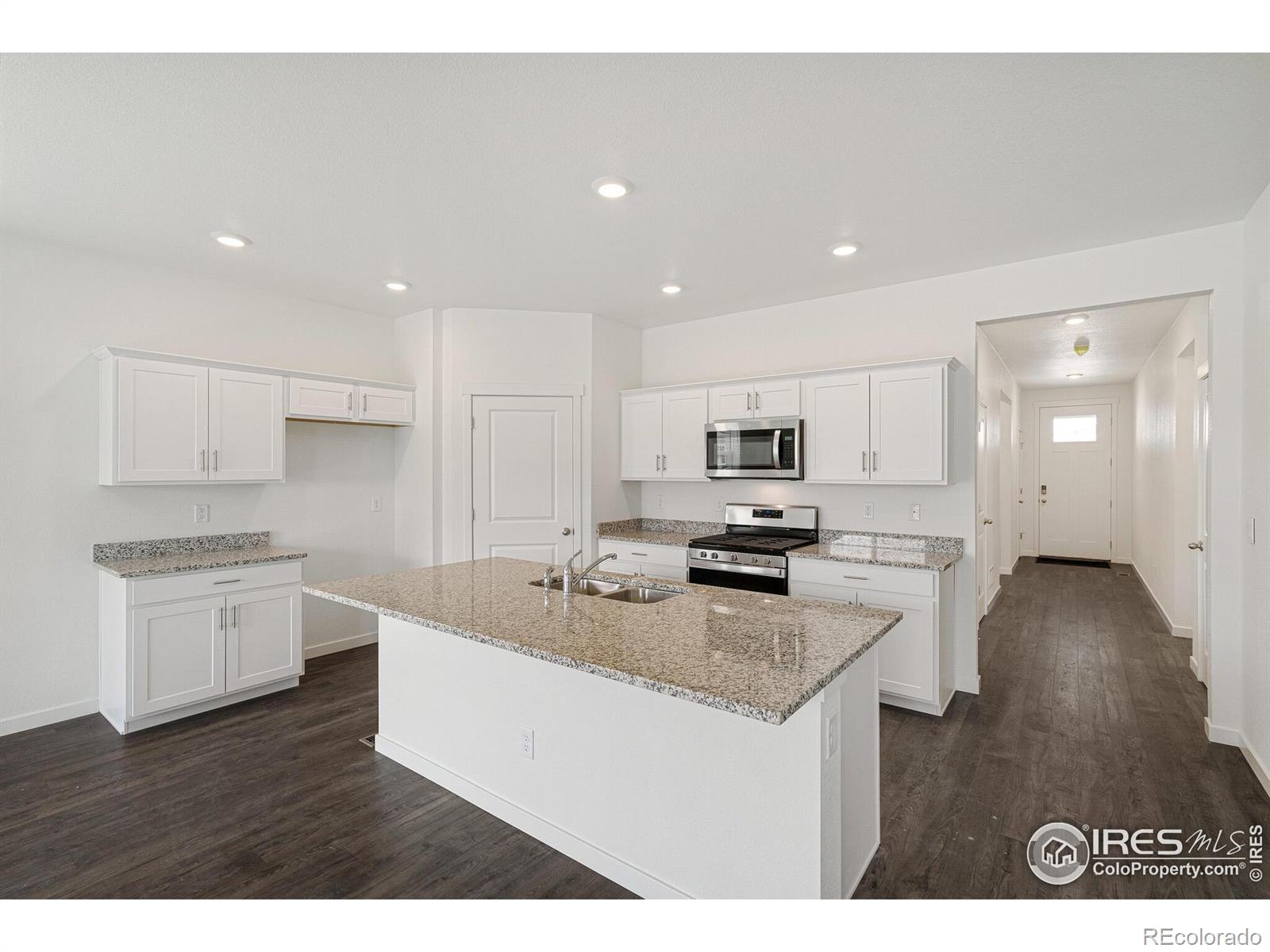 MLS Image #11 for 862  crest street,lochbuie, Colorado