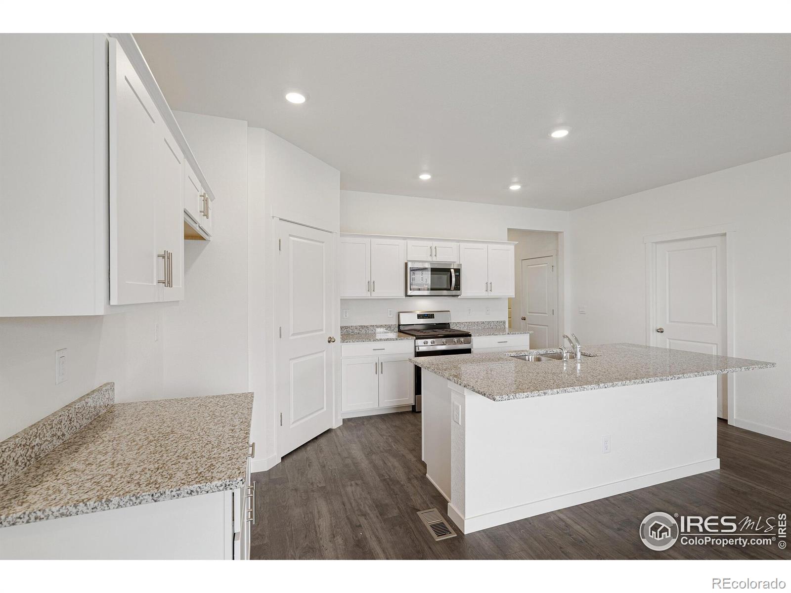 MLS Image #16 for 862  crest street,lochbuie, Colorado