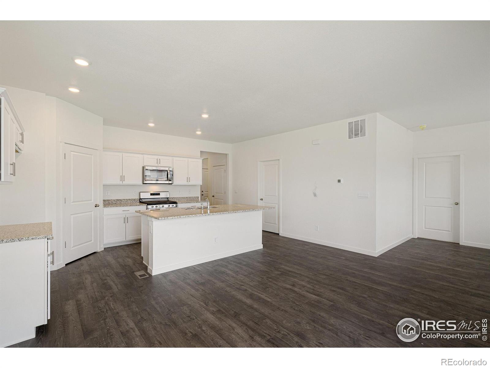 MLS Image #6 for 862  crest street,lochbuie, Colorado