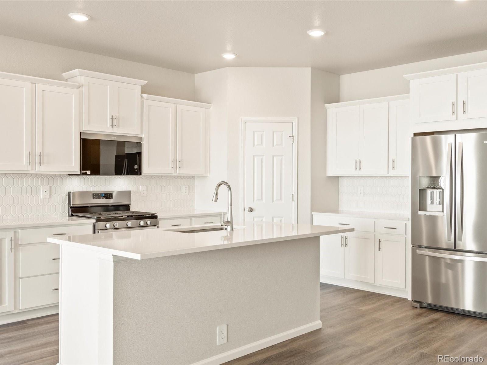 MLS Image #18 for 1146  gunnison river drive,windsor, Colorado