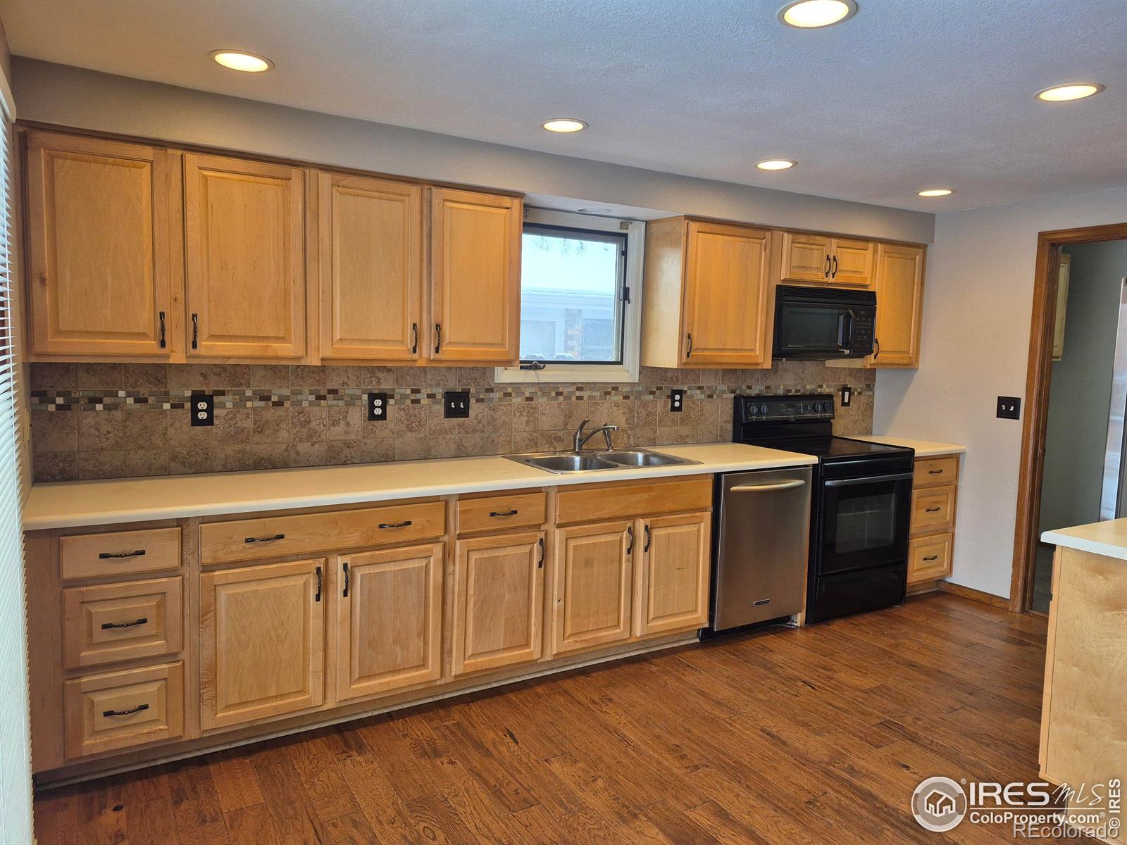 MLS Image #2 for 614  munson court,berthoud, Colorado