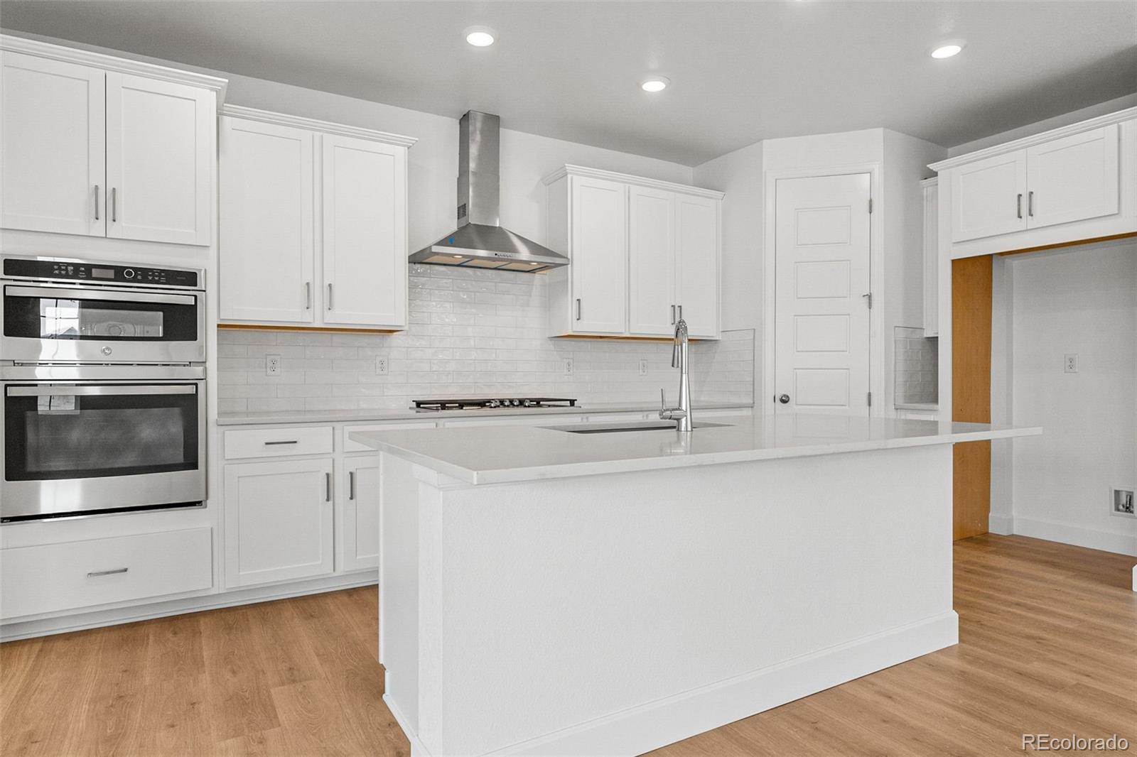 MLS Image #12 for 16517 w 92nd place,arvada, Colorado
