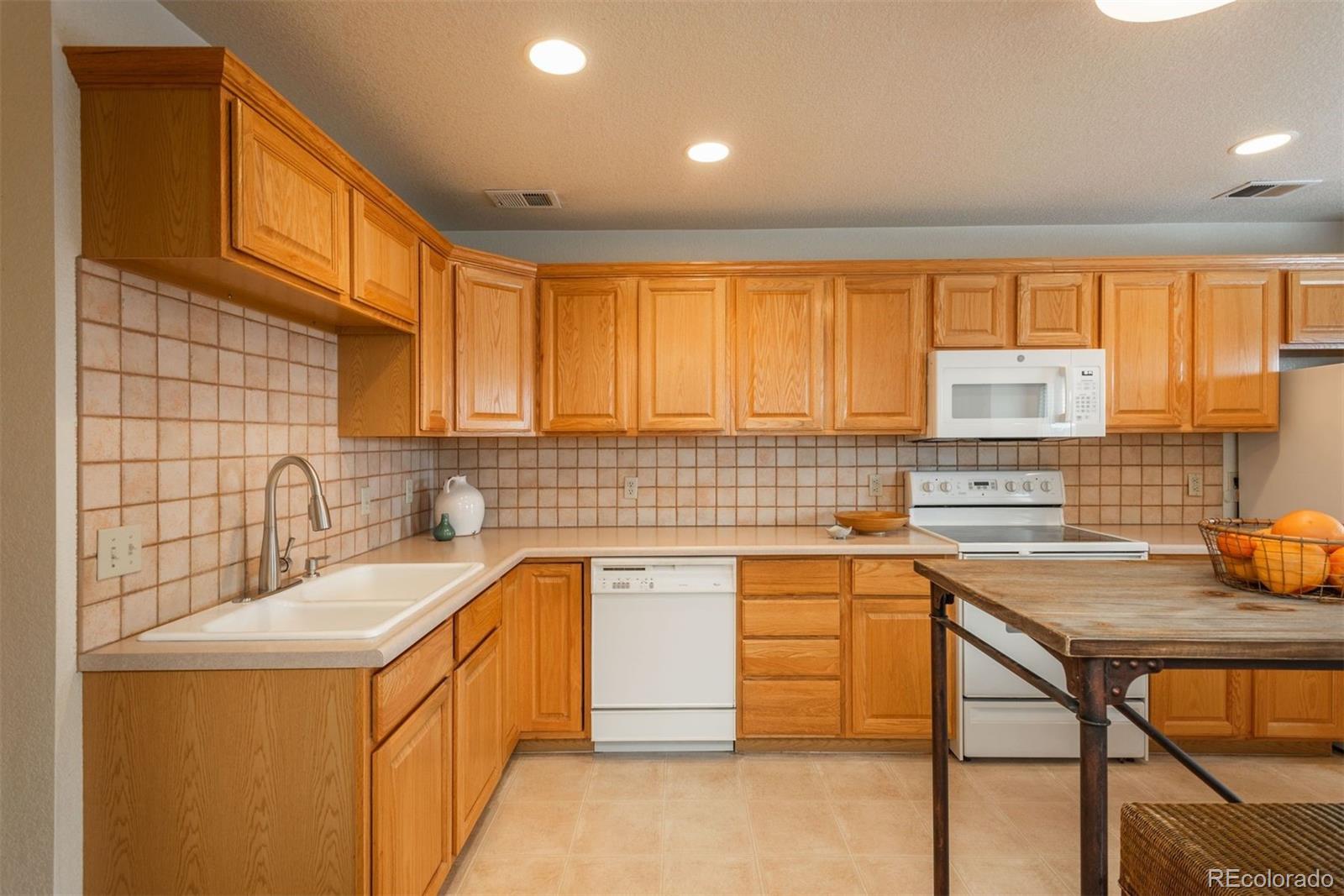 MLS Image #11 for 2145 s lincoln street,denver, Colorado