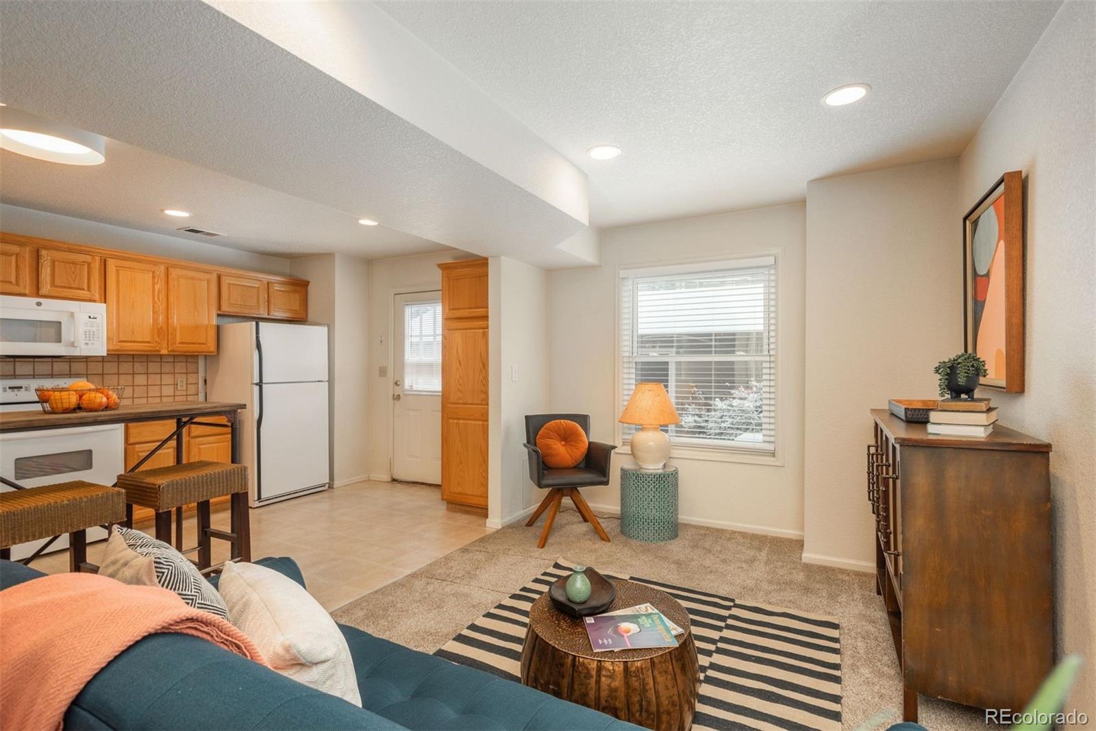 MLS Image #13 for 2145 s lincoln street,denver, Colorado