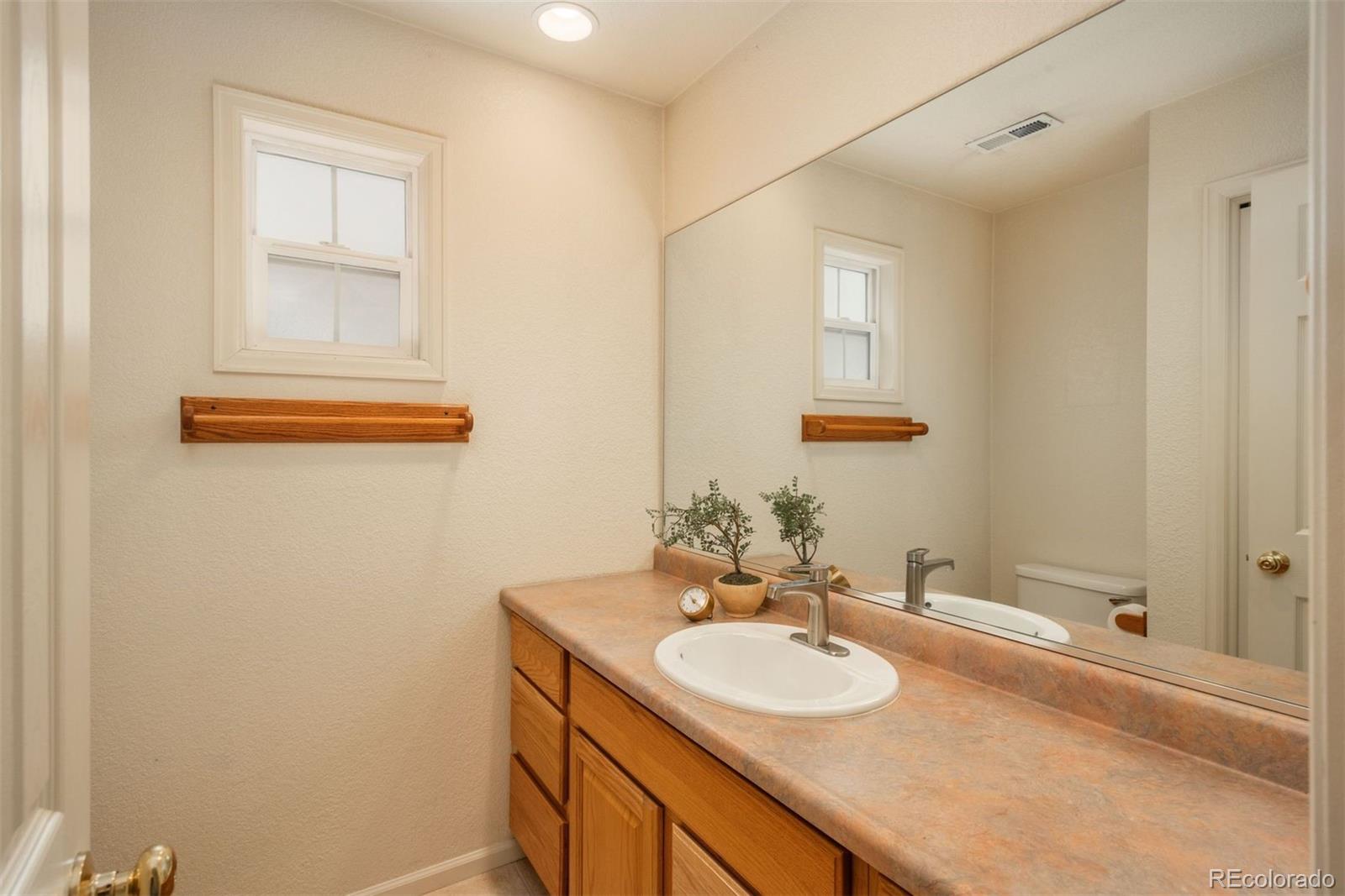 MLS Image #20 for 2145 s lincoln street,denver, Colorado