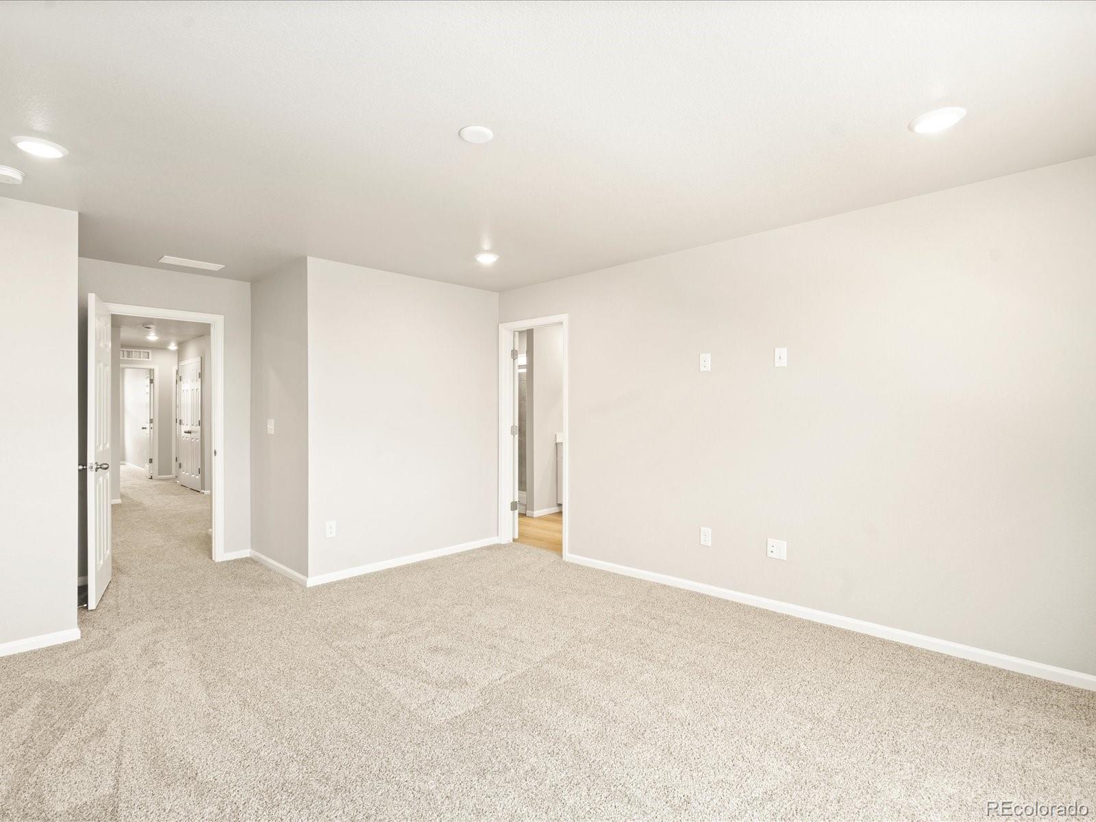 MLS Image #14 for 22340 e 8th avenue,aurora, Colorado