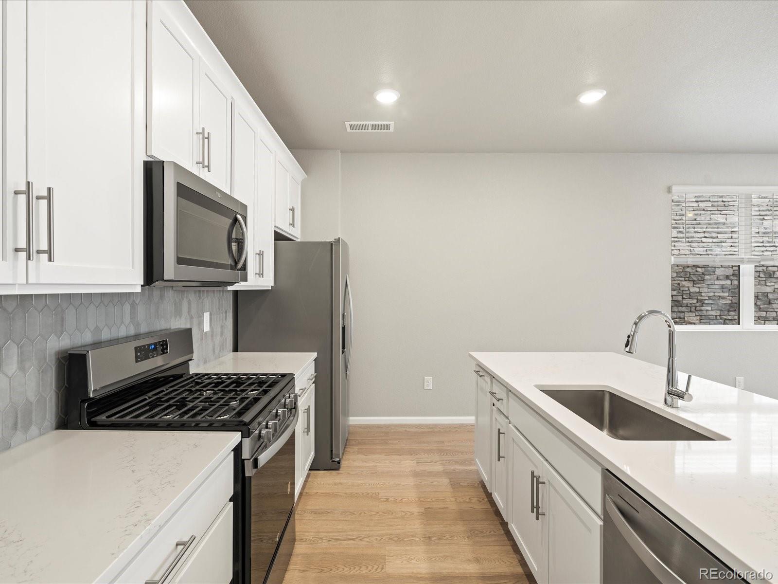 MLS Image #5 for 22340 e 8th avenue,aurora, Colorado