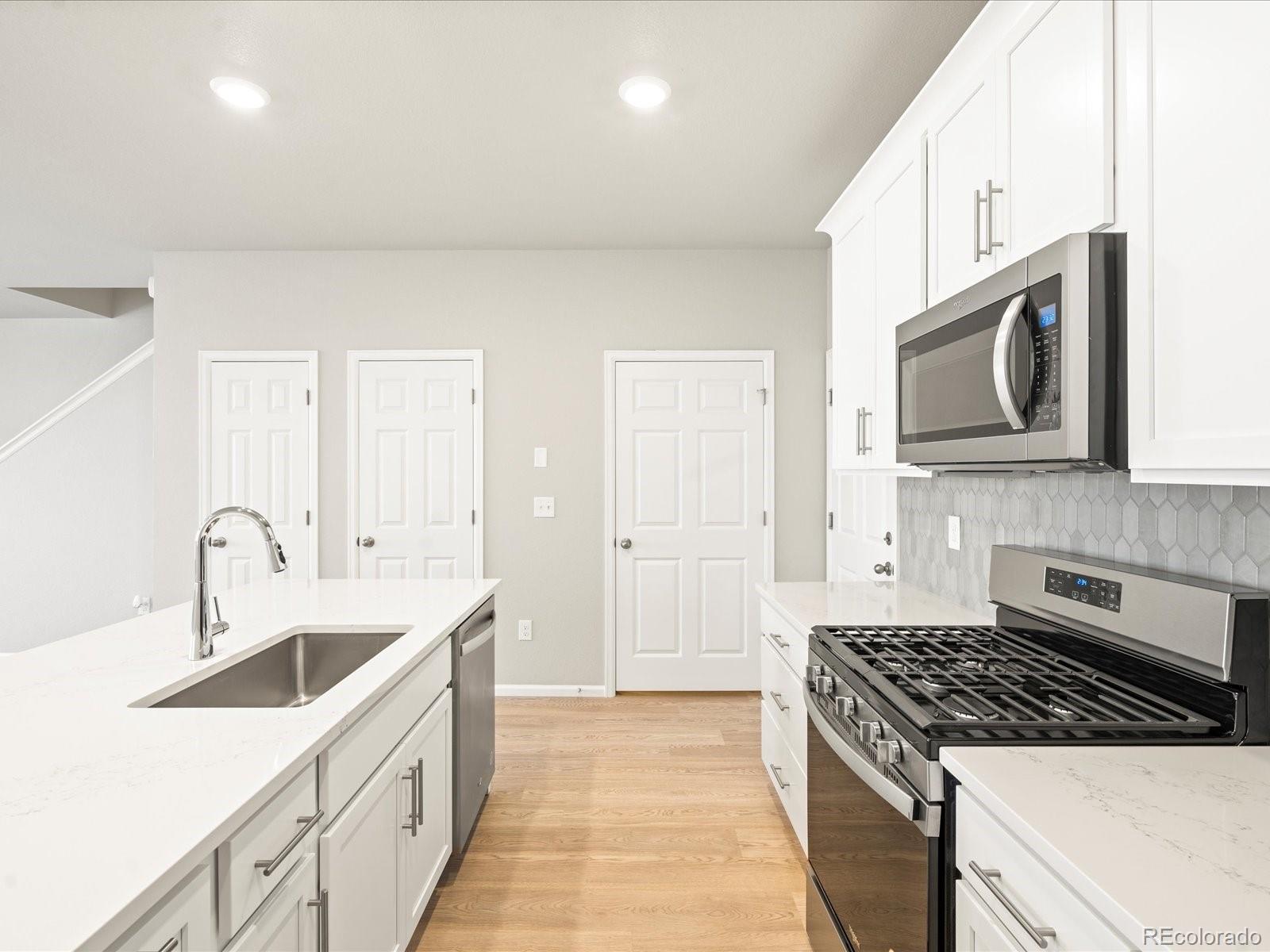MLS Image #7 for 22340 e 8th avenue,aurora, Colorado