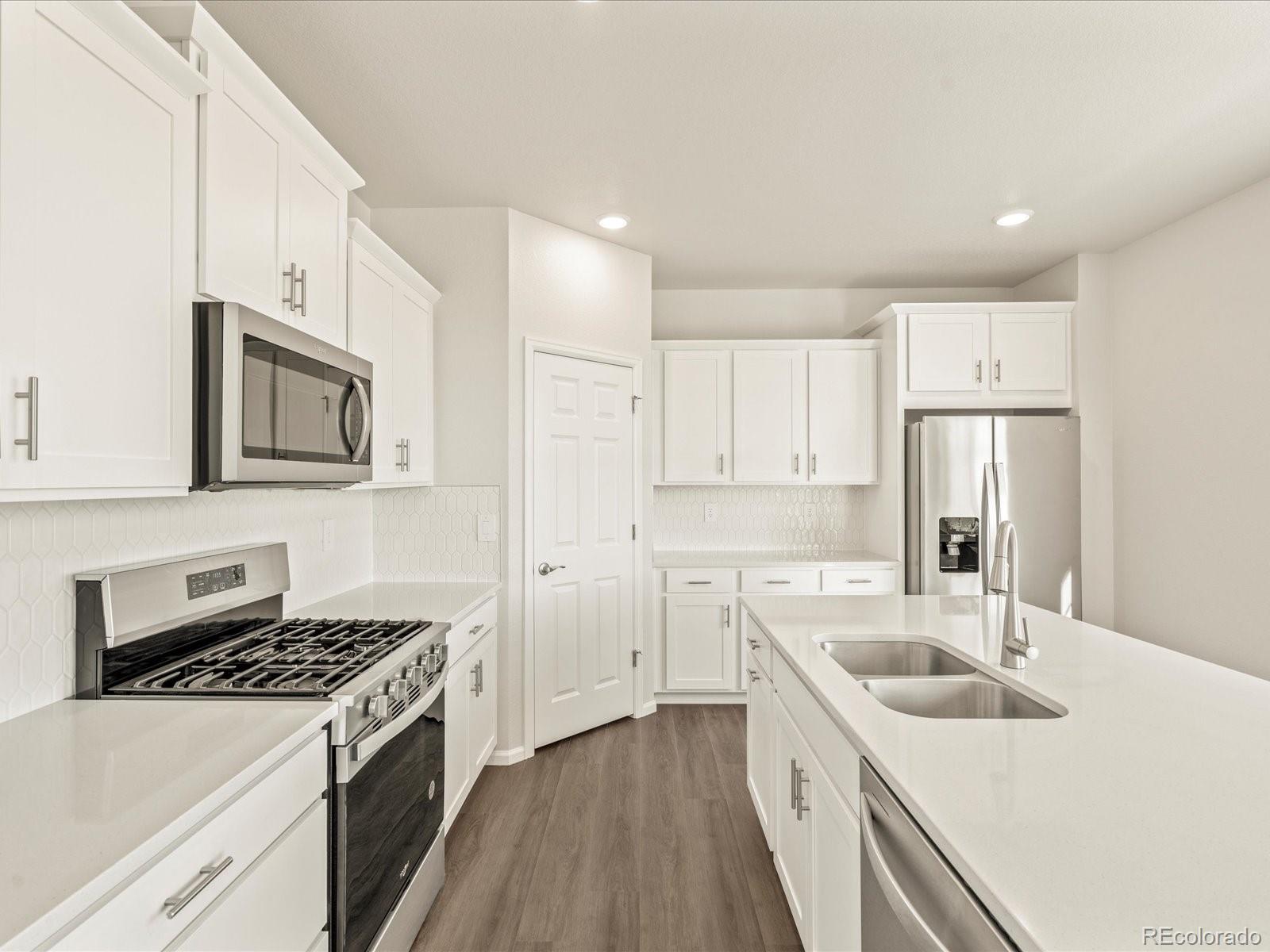 MLS Image #0 for 1935  coolidge way,aurora, Colorado