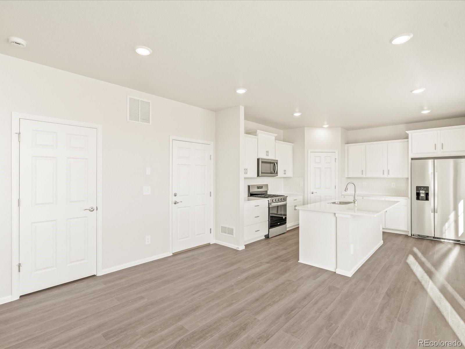 MLS Image #11 for 1935  coolidge way,aurora, Colorado