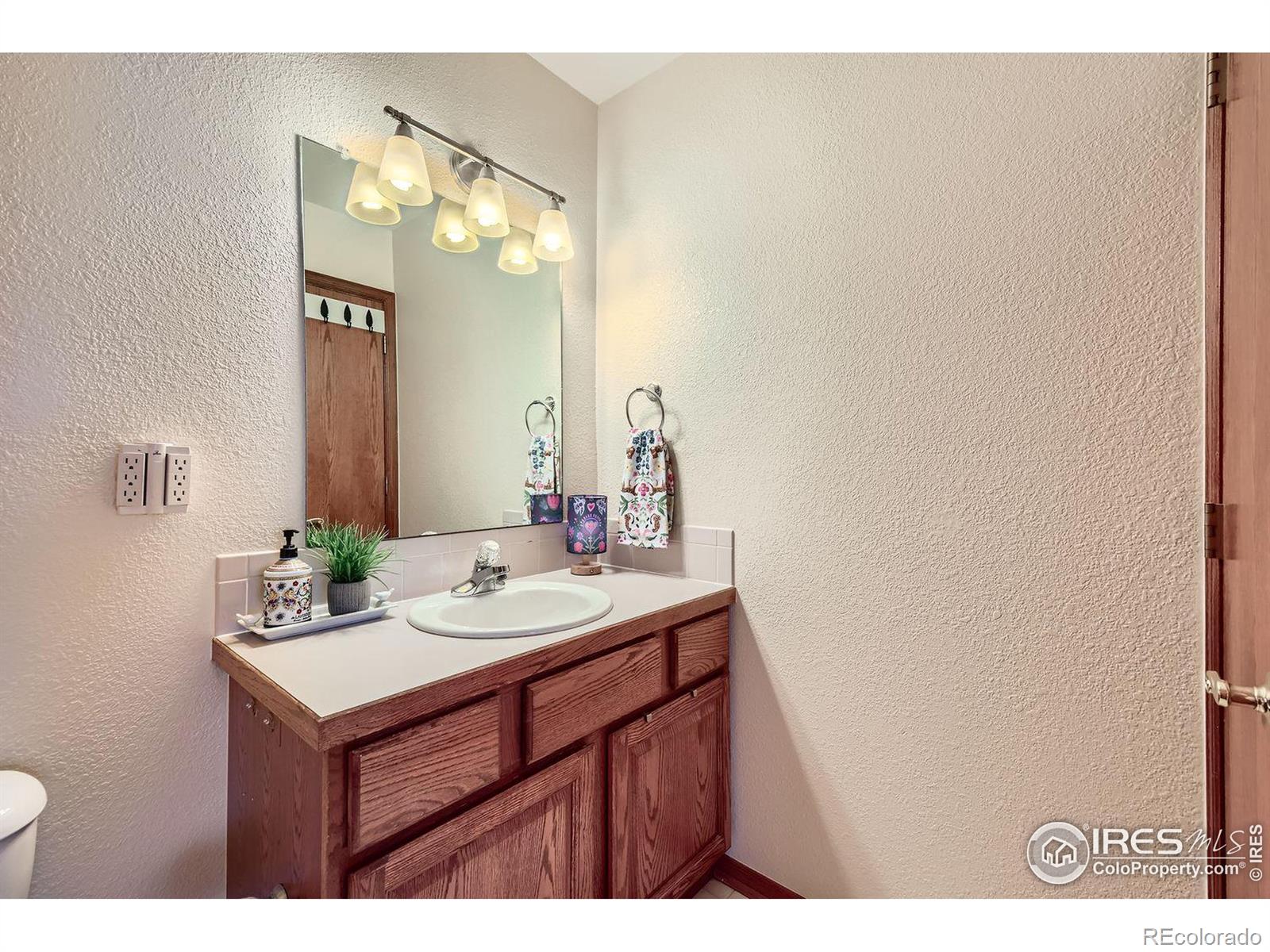 MLS Image #15 for 1627 e 17th street,loveland, Colorado