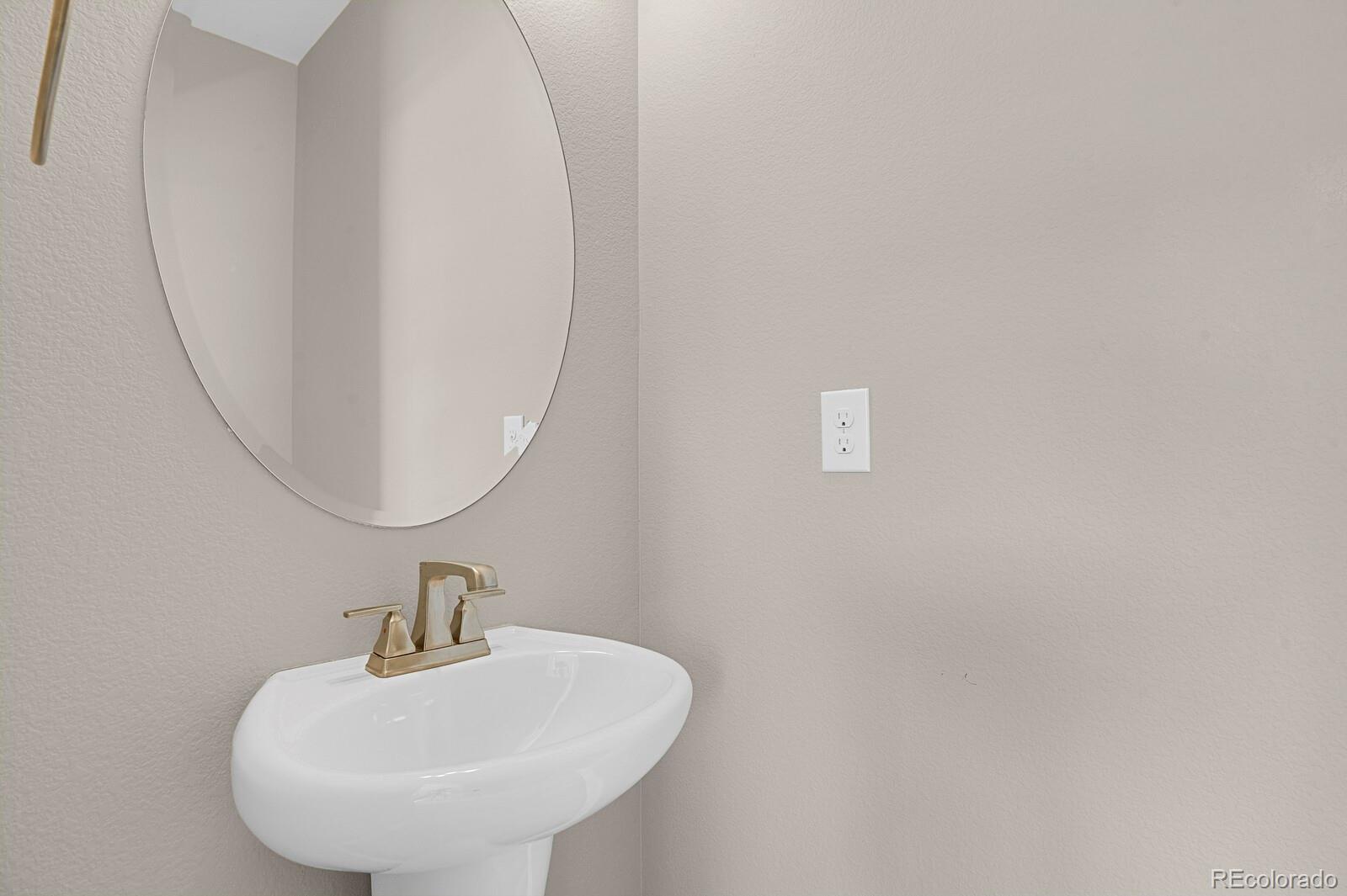 MLS Image #20 for 26167 e byers place,aurora, Colorado