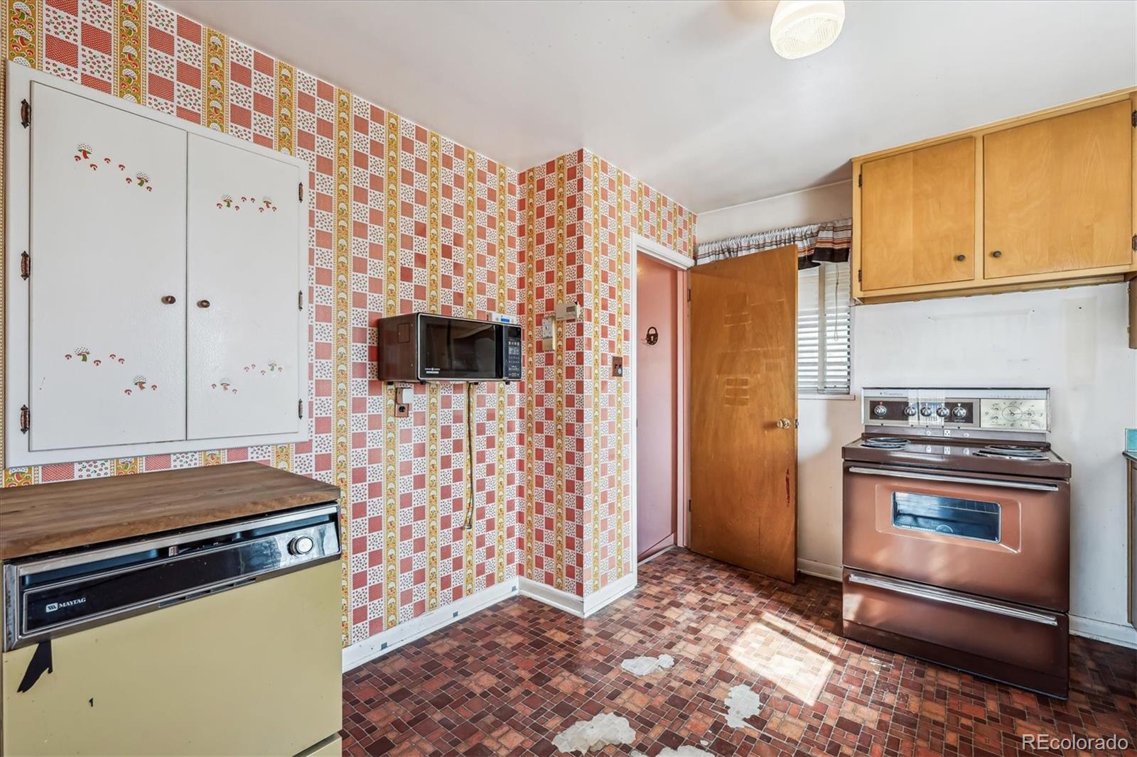 MLS Image #8 for 7634  navajo street,denver, Colorado