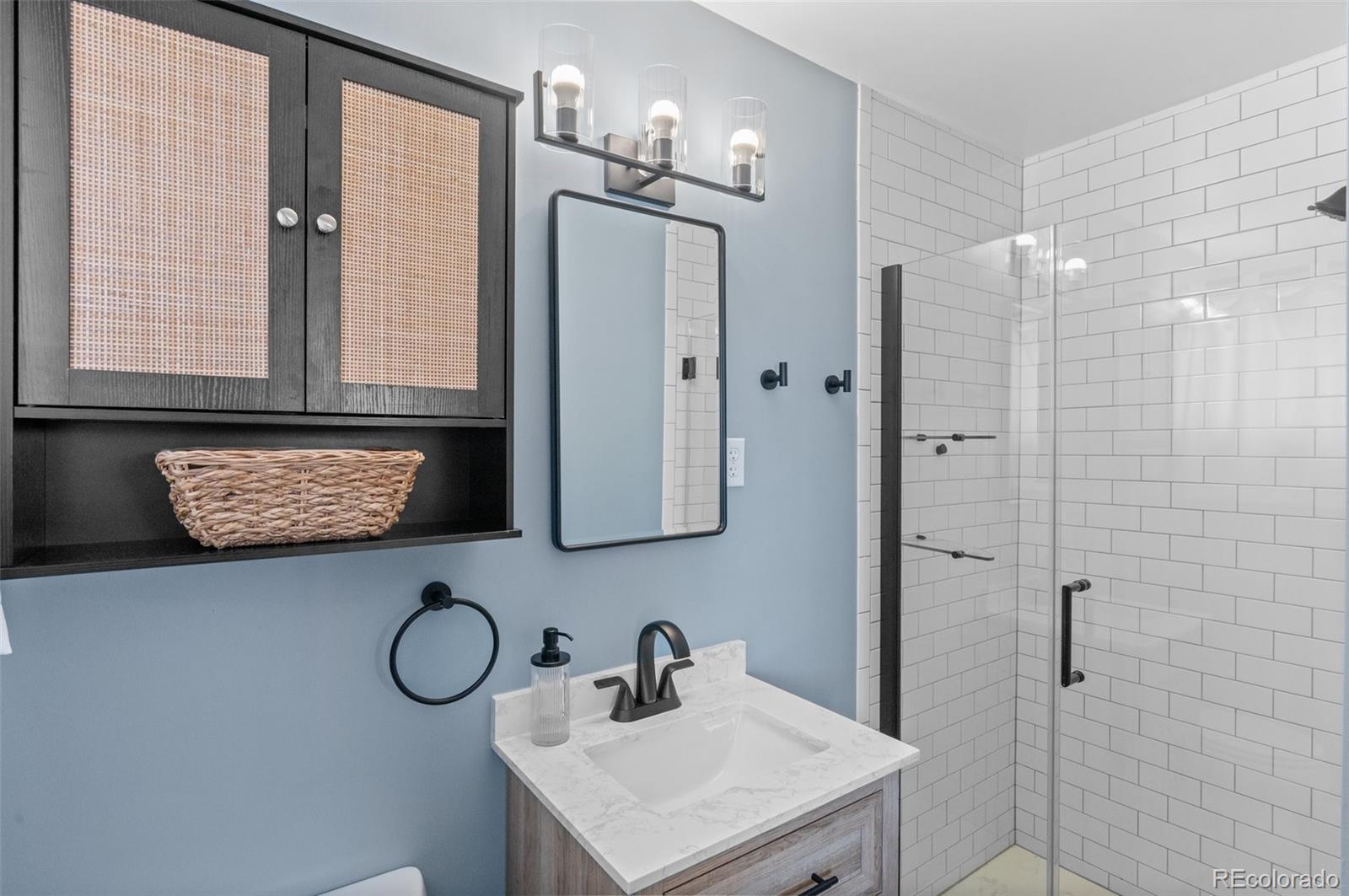 MLS Image #15 for 1526 s elm street,denver, Colorado