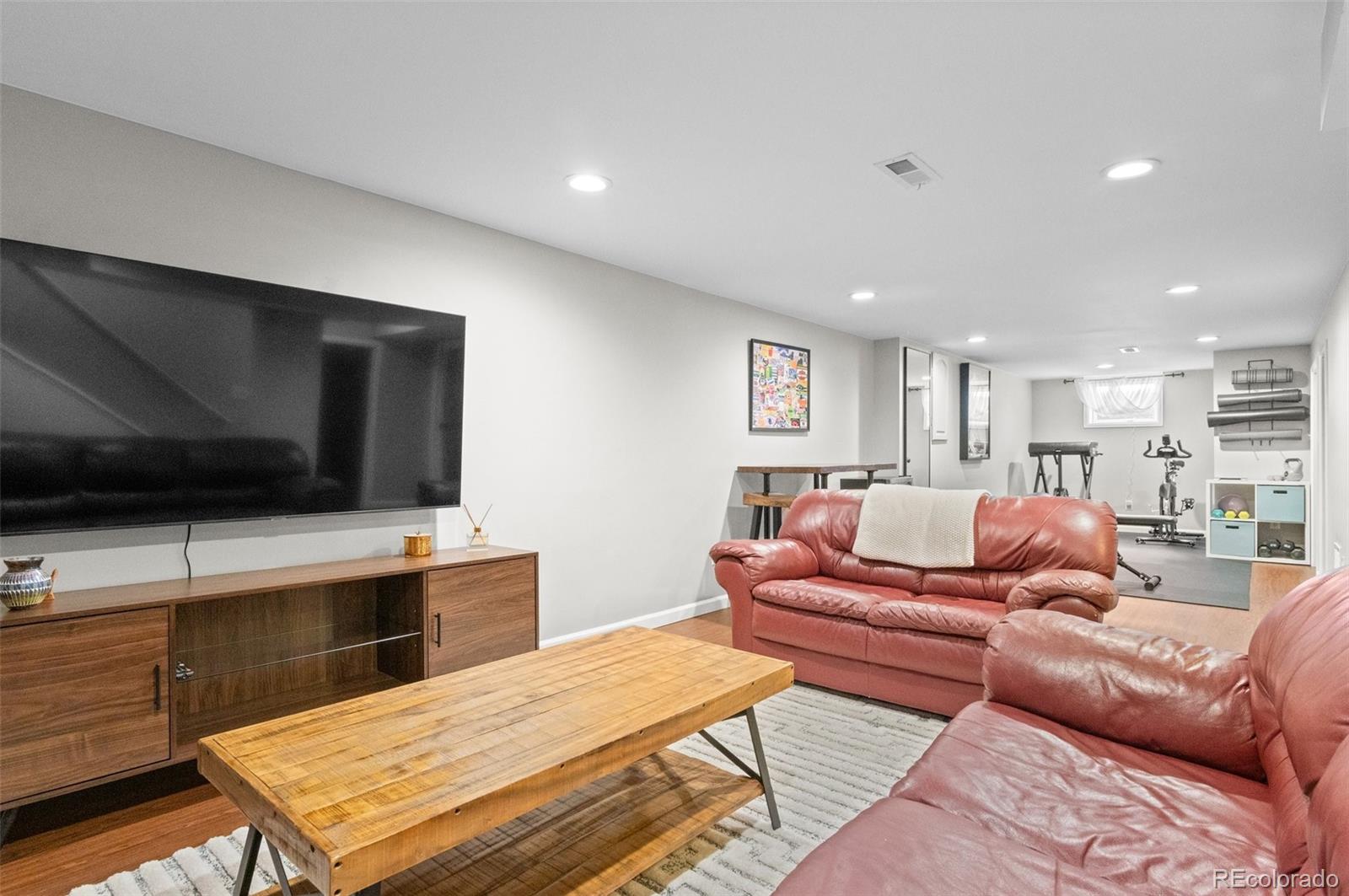 MLS Image #17 for 1526 s elm street,denver, Colorado