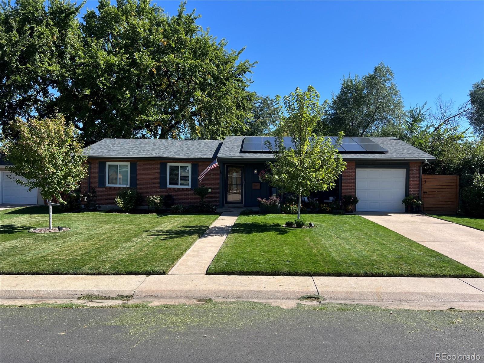 MLS Image #27 for 1526 s elm street,denver, Colorado