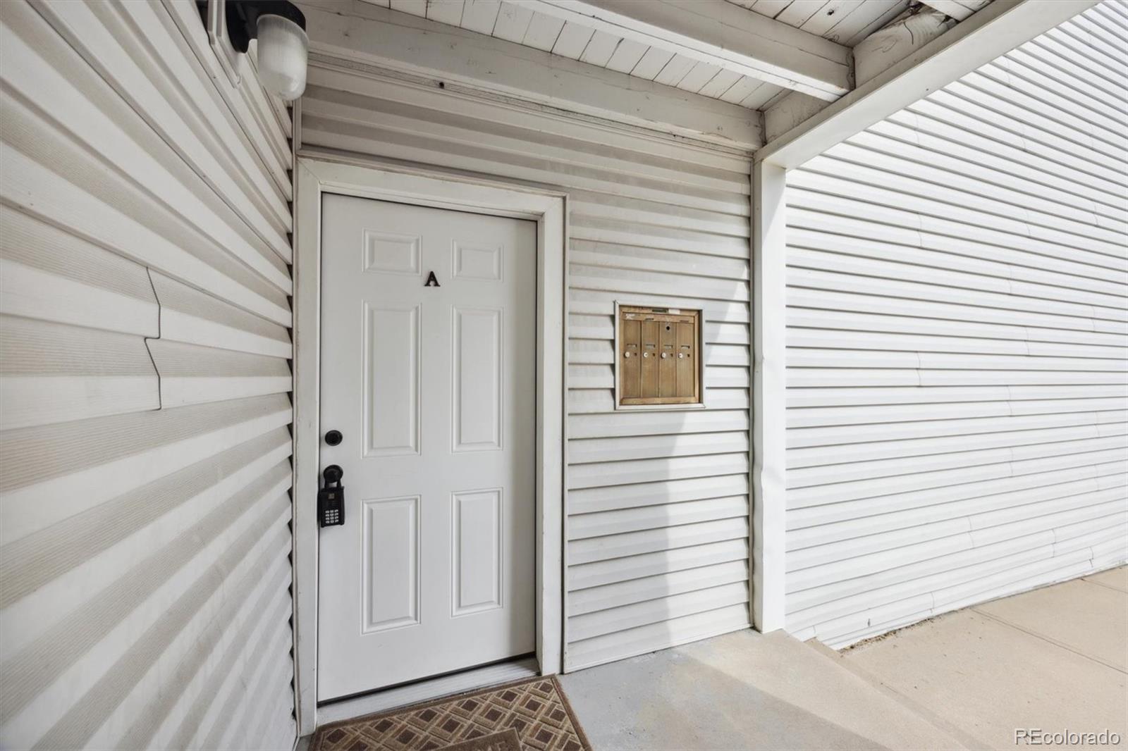 MLS Image #17 for 3343 s monaco parkway,denver, Colorado