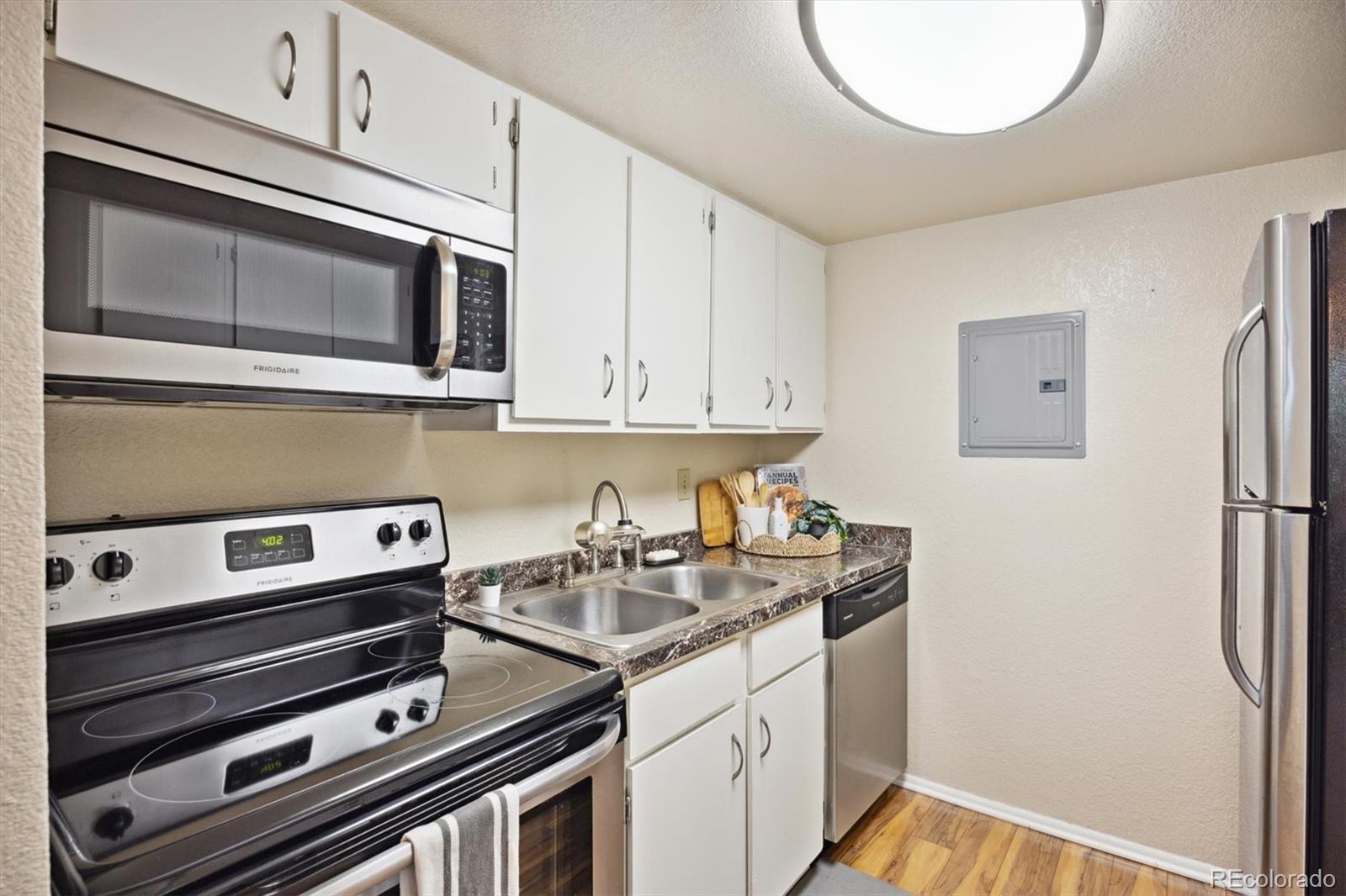 MLS Image #5 for 3343 s monaco parkway,denver, Colorado