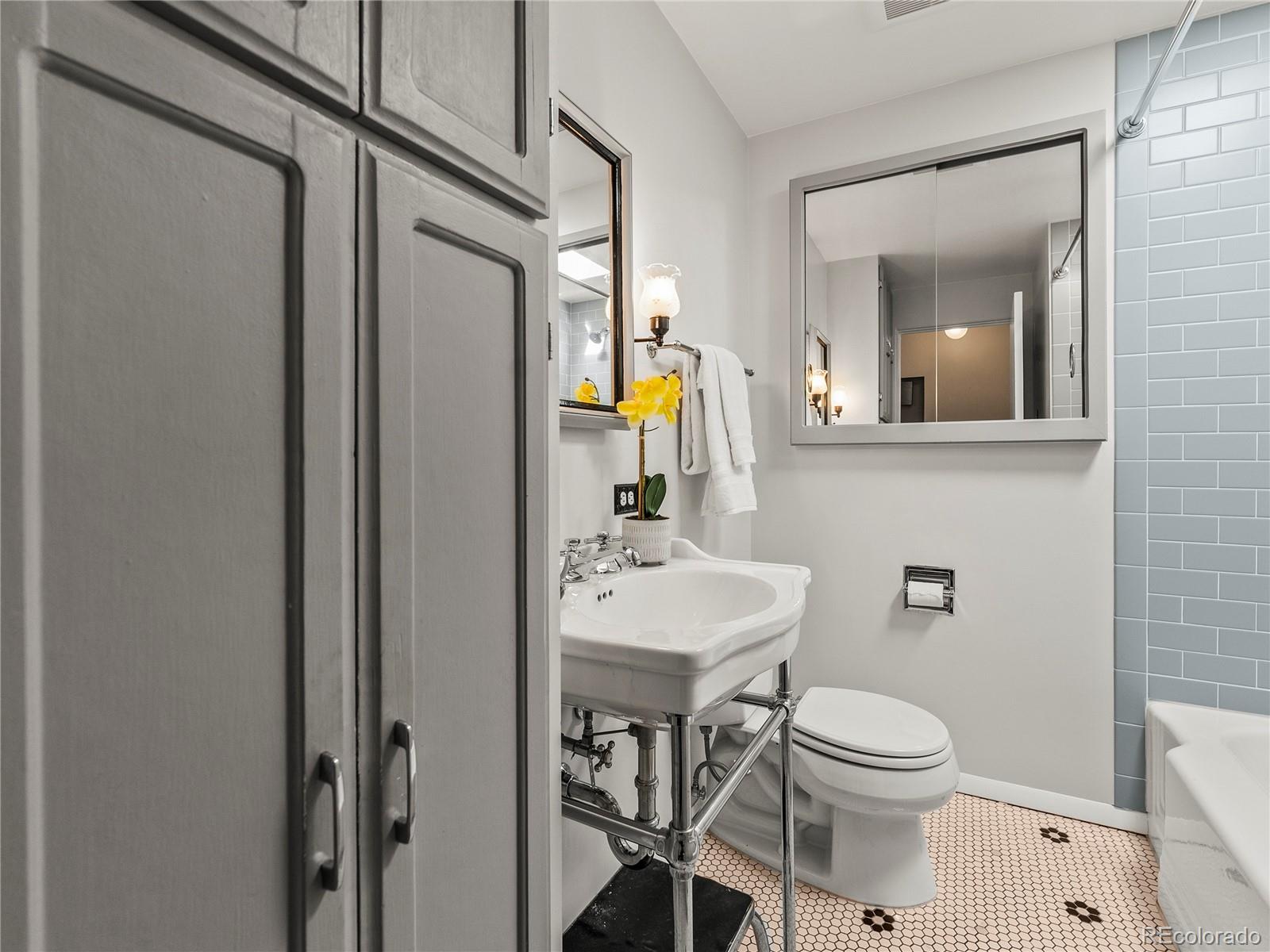 MLS Image #16 for 2348 w ford place,denver, Colorado