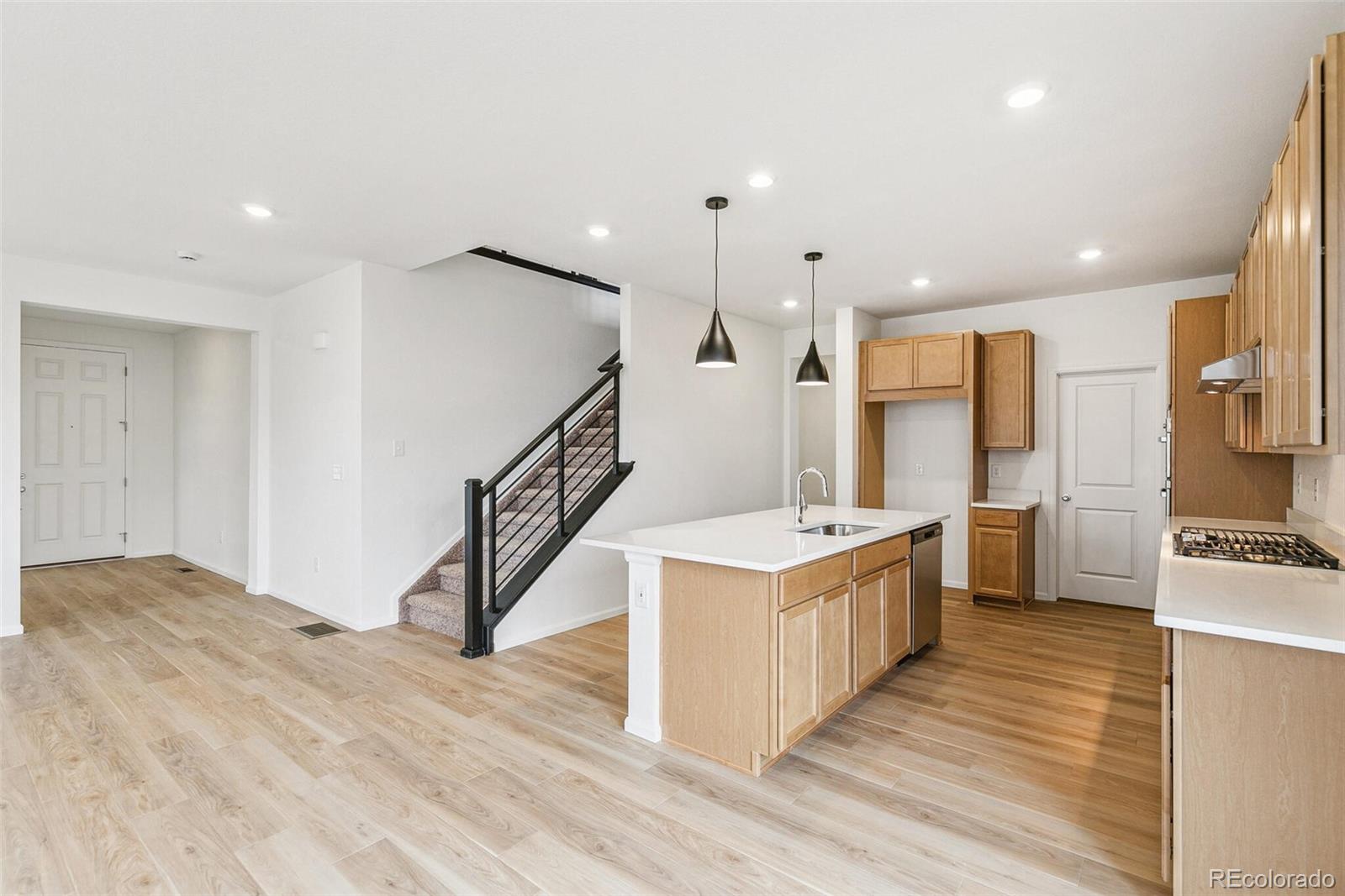 MLS Image #10 for 15448  kearney street,thornton, Colorado