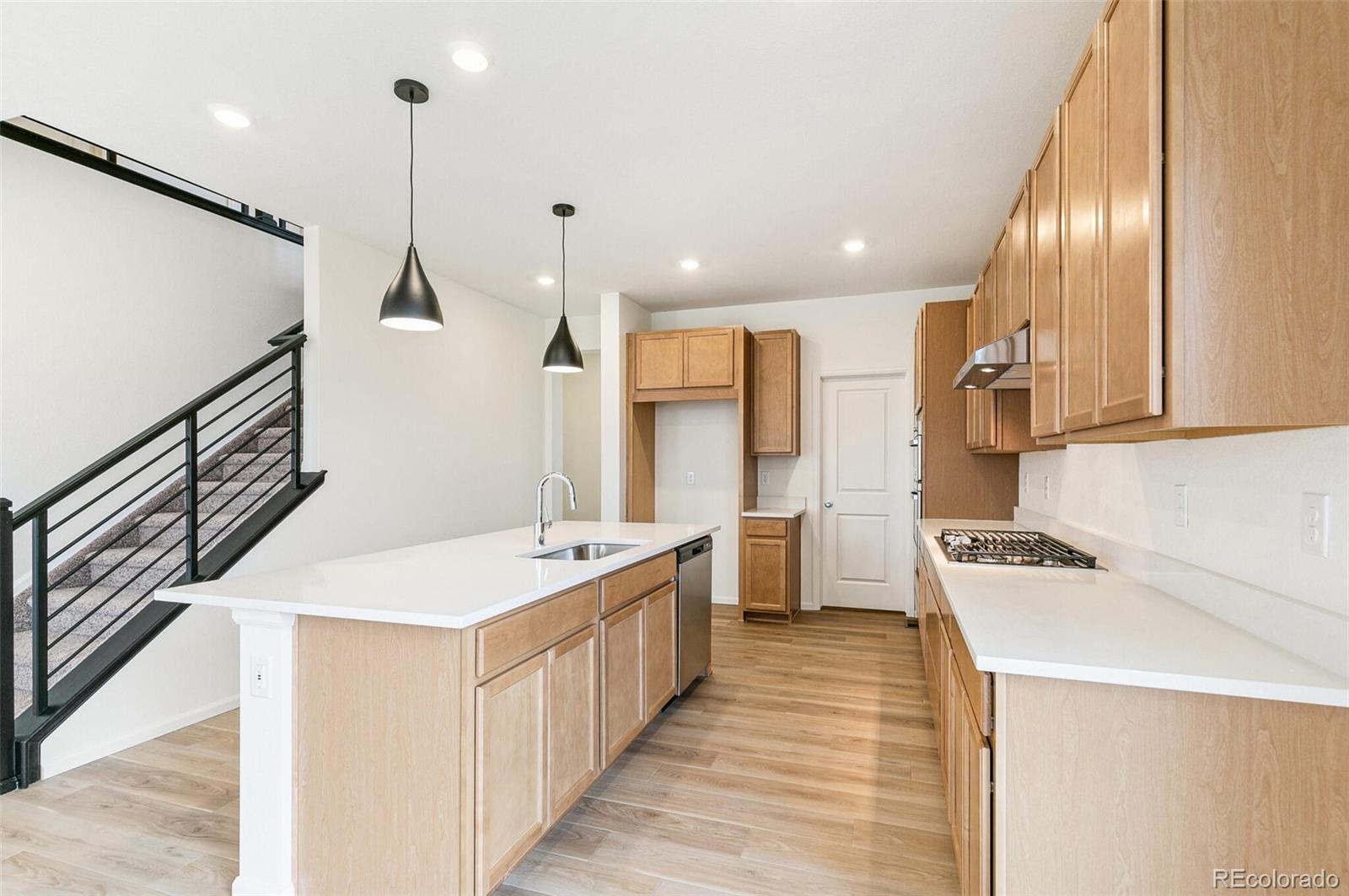 MLS Image #13 for 15448  kearney street,thornton, Colorado