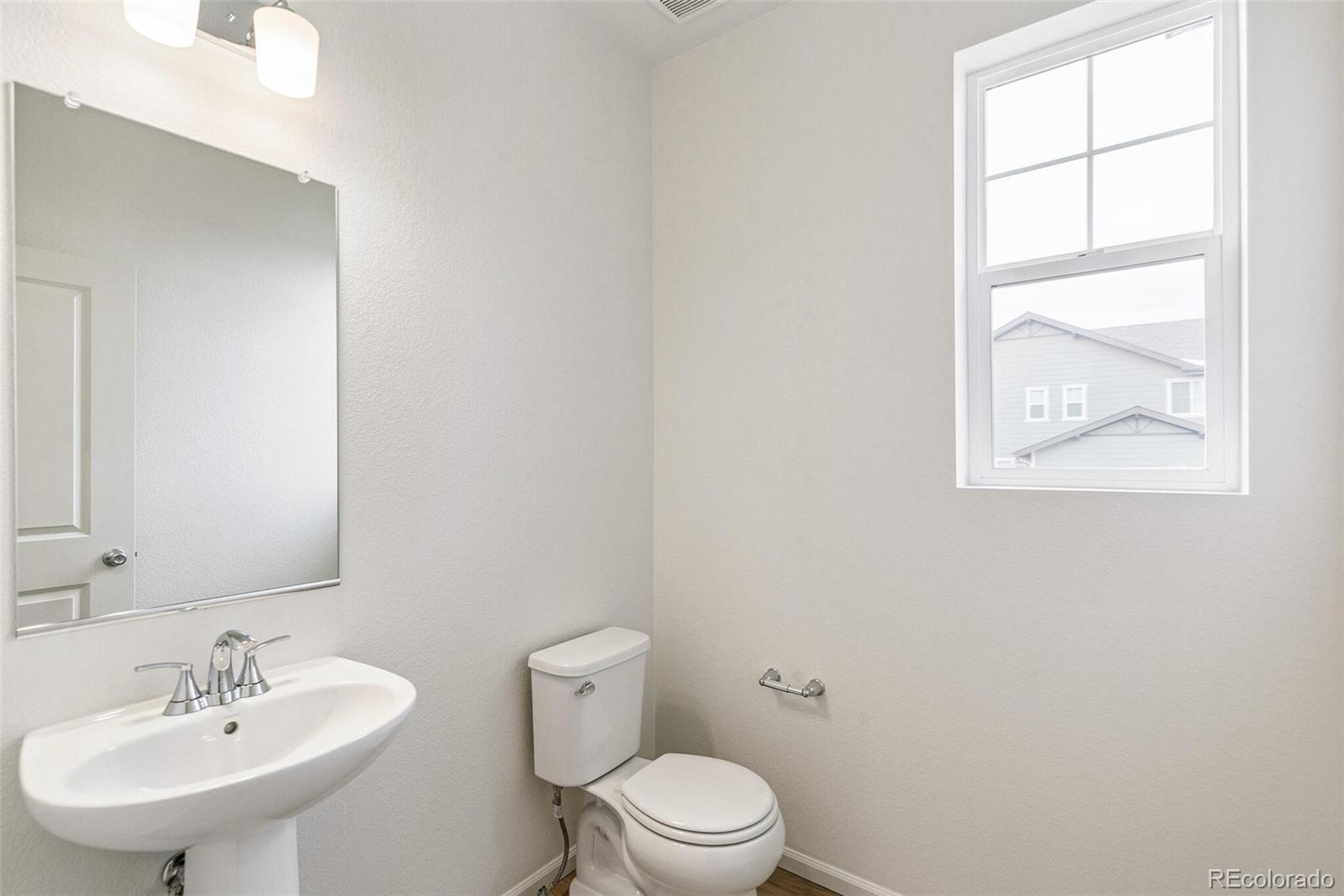 MLS Image #17 for 15448  kearney street,thornton, Colorado