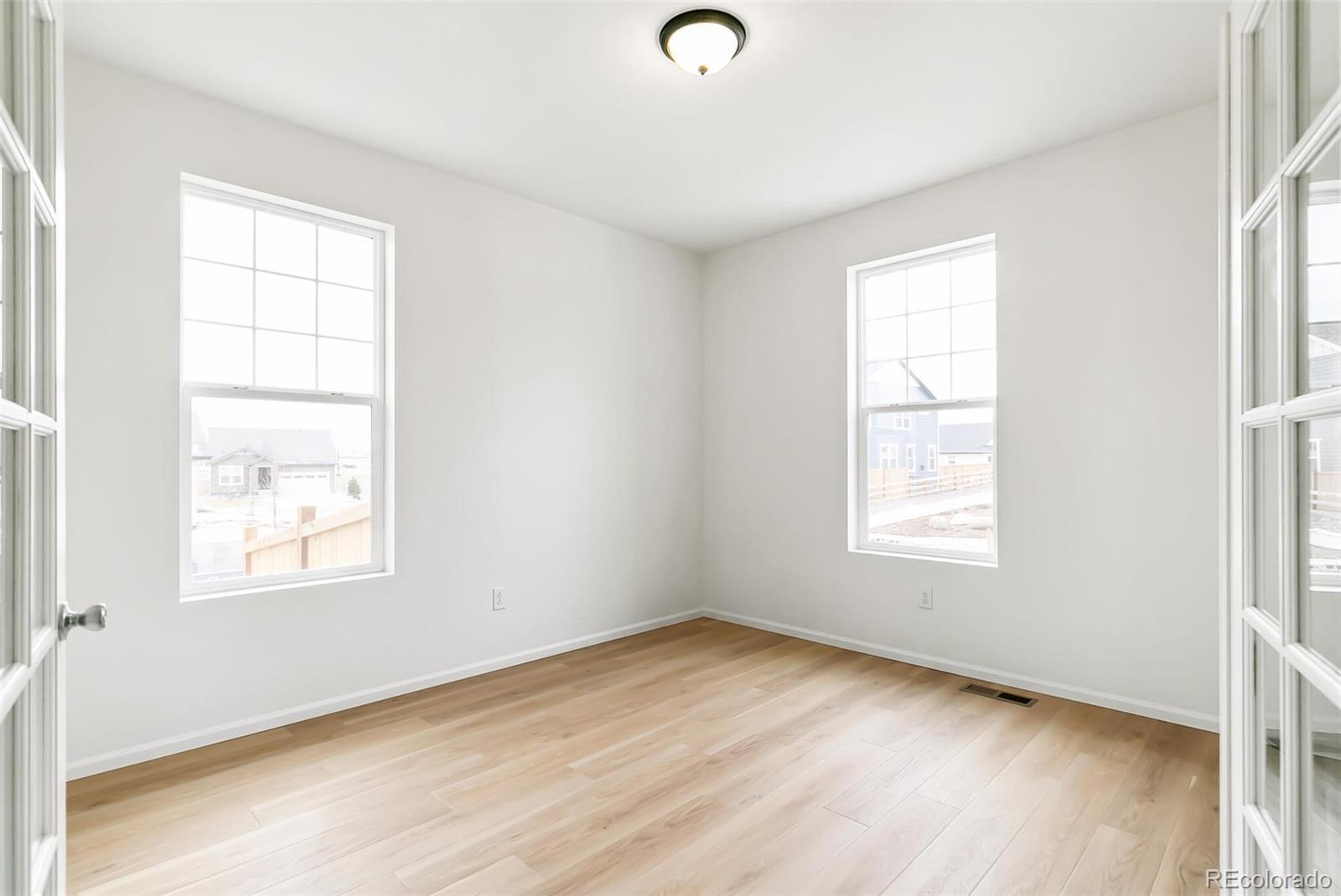MLS Image #3 for 15448  kearney street,thornton, Colorado