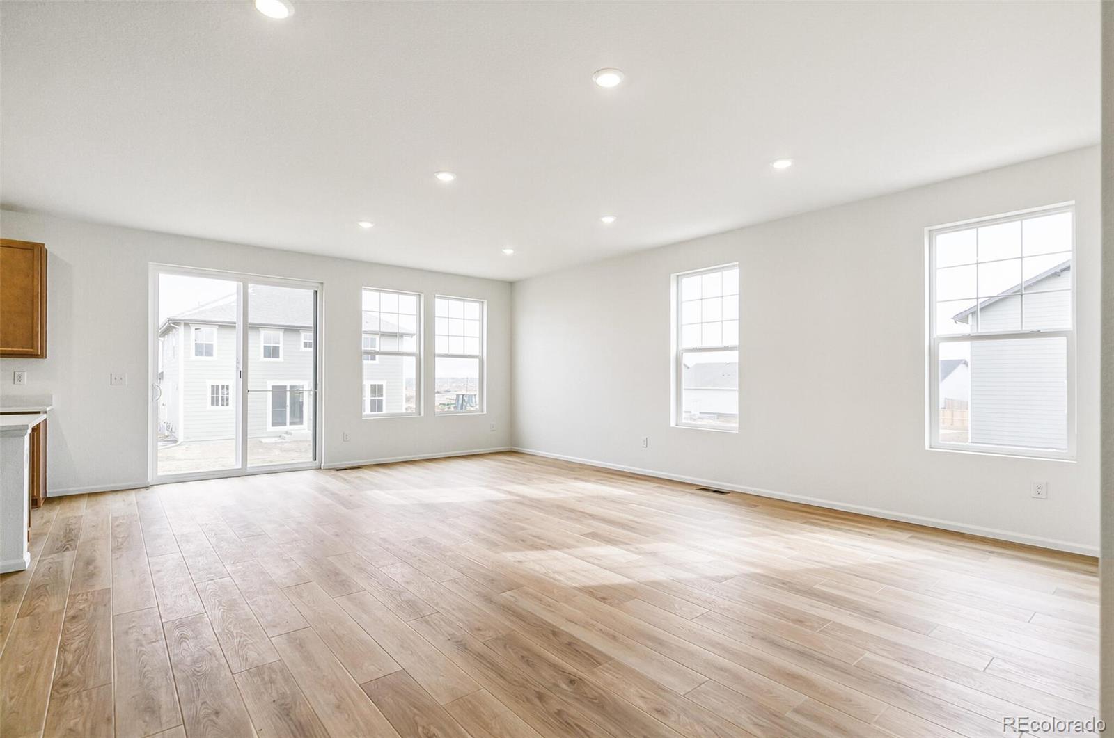 MLS Image #6 for 15448  kearney street,thornton, Colorado