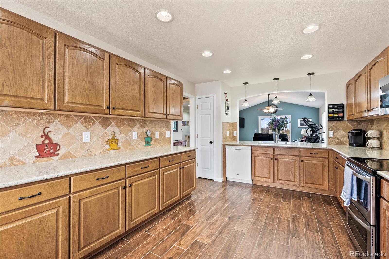 MLS Image #4 for 1128 s duquesne circle,aurora, Colorado