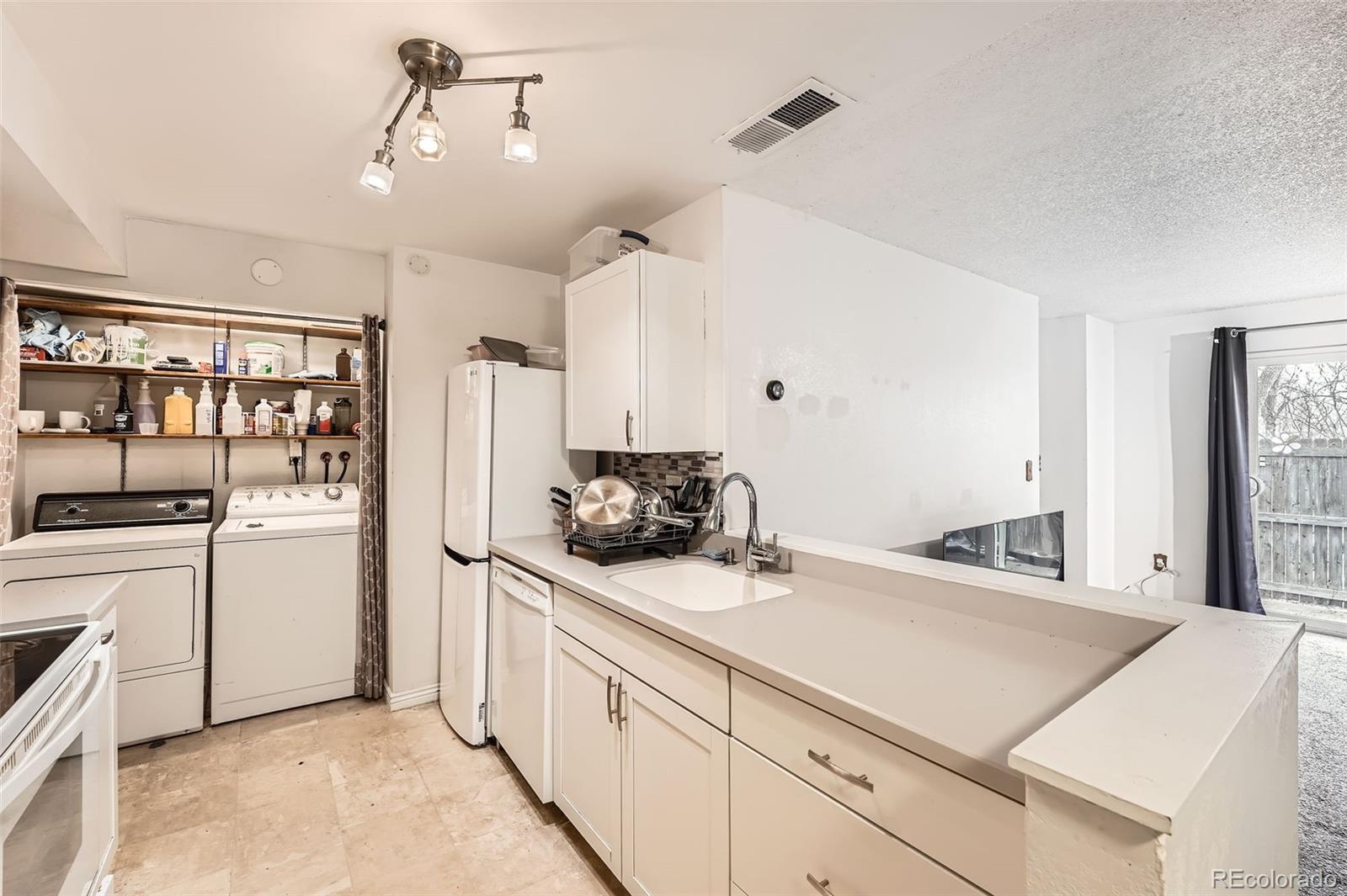 MLS Image #7 for 41  newark street,aurora, Colorado