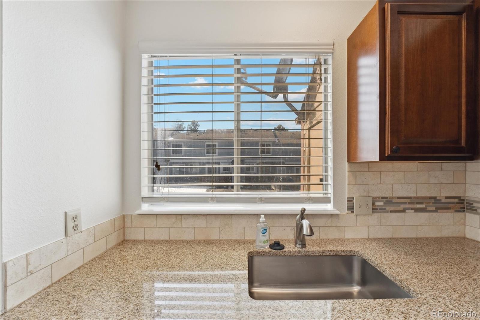MLS Image #10 for 894  summer drive,highlands ranch, Colorado
