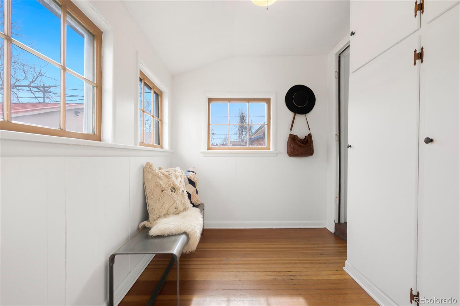 MLS Image #20 for 2318 s lincoln street,denver, Colorado