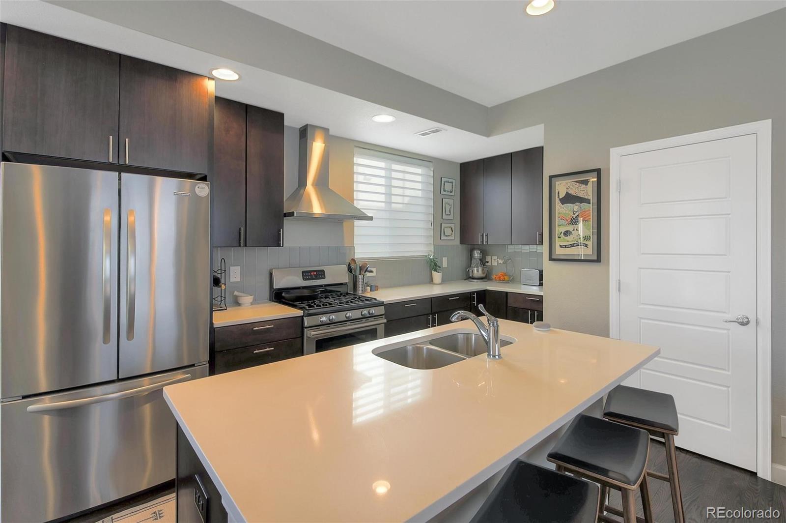 MLS Image #4 for 2044 n high street,denver, Colorado