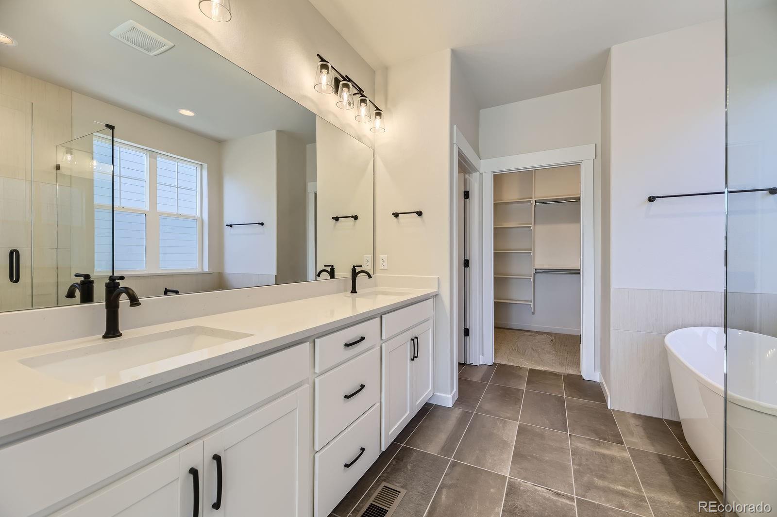MLS Image #13 for 8946 s rome court,aurora, Colorado
