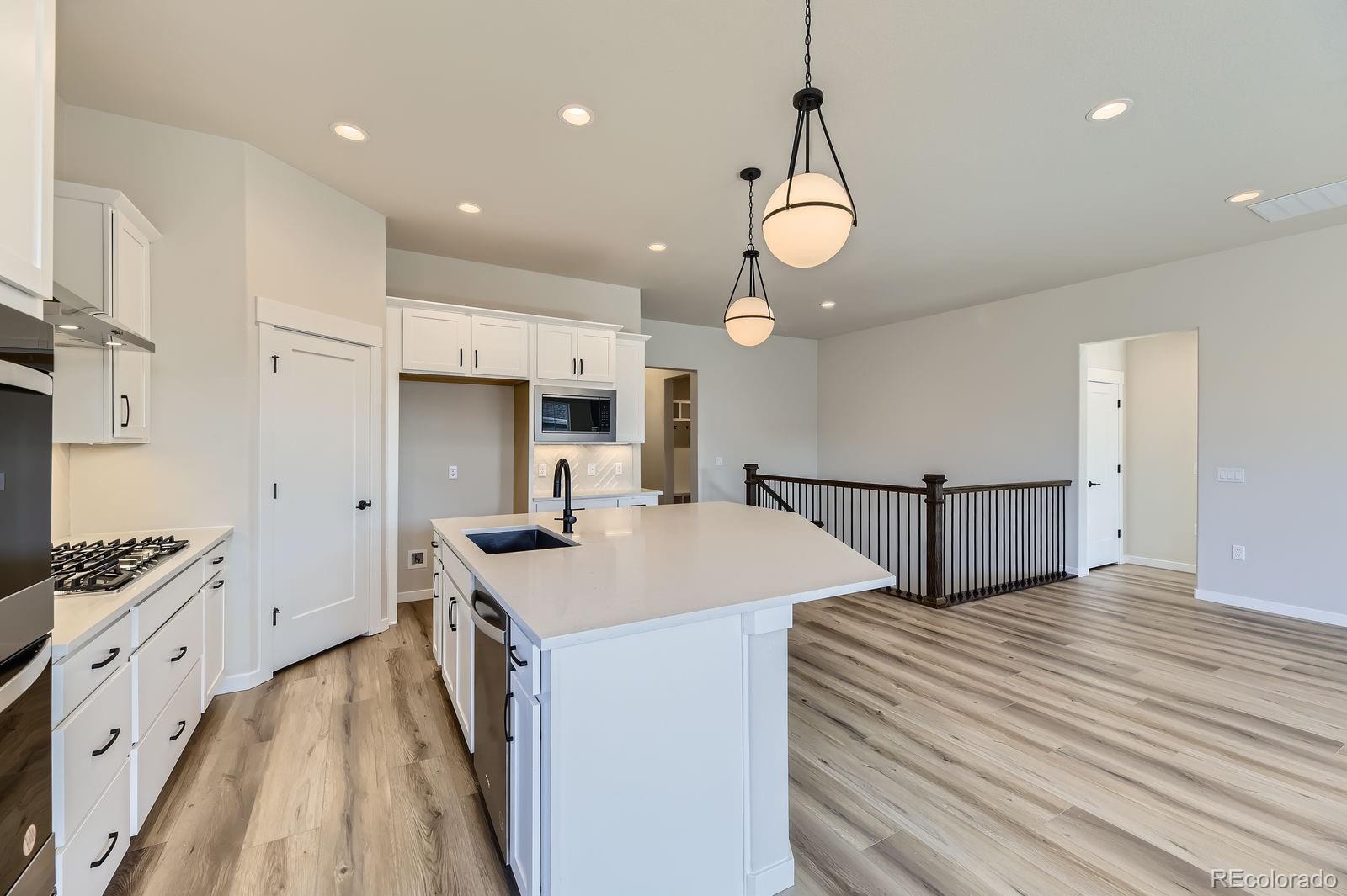 MLS Image #7 for 8946 s rome court,aurora, Colorado