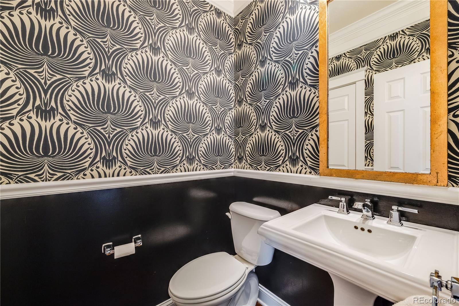 MLS Image #13 for 8156 e 35th avenue,denver, Colorado