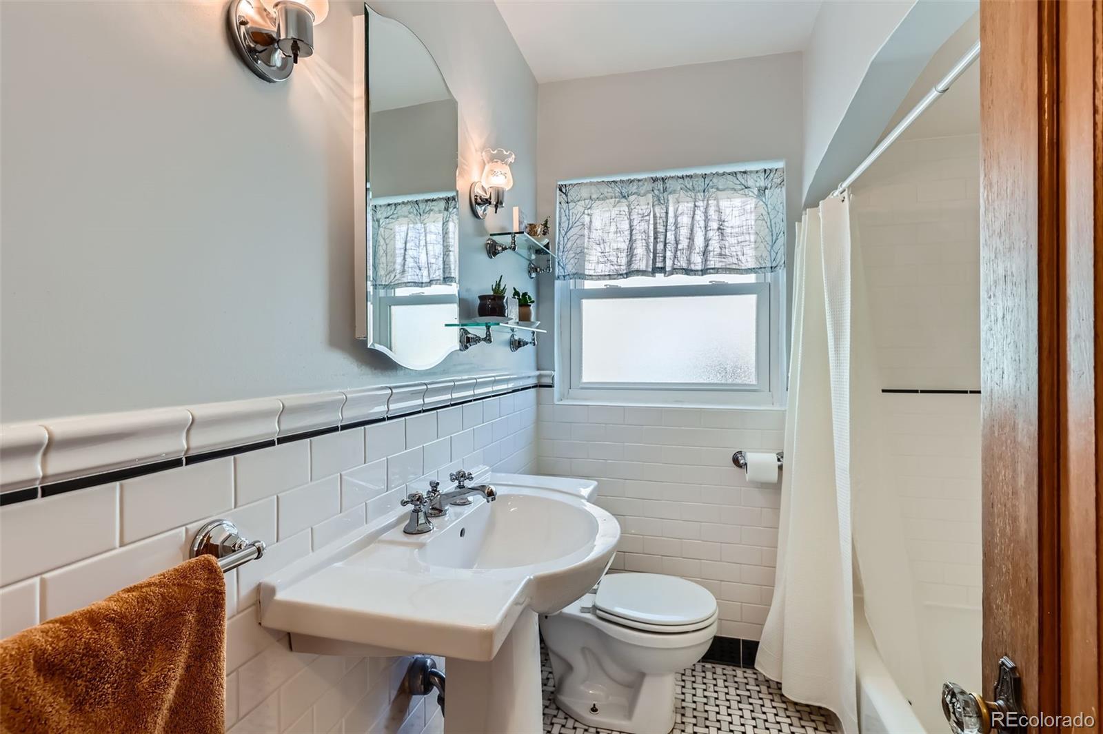 MLS Image #12 for 1120  holly street,denver, Colorado