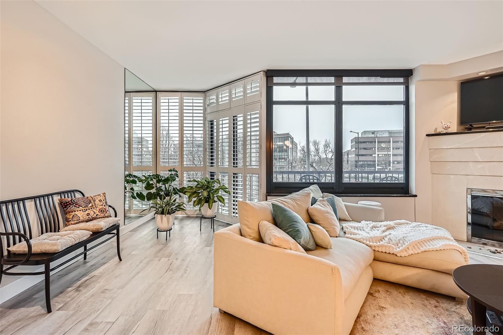 MLS Image #2 for 1350  lawrence street 2f,denver, Colorado