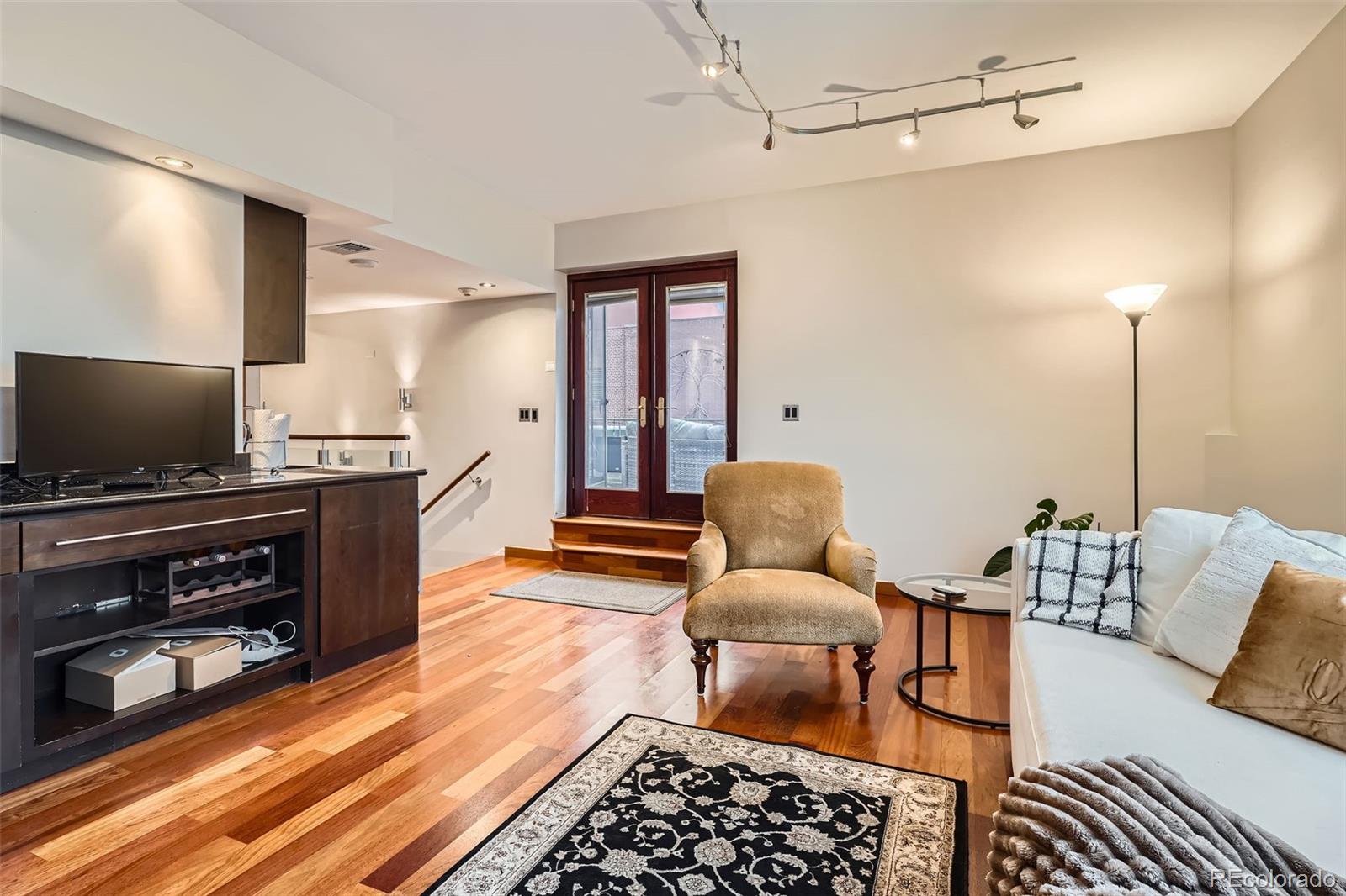 MLS Image #25 for 1350  lawrence street 2f,denver, Colorado