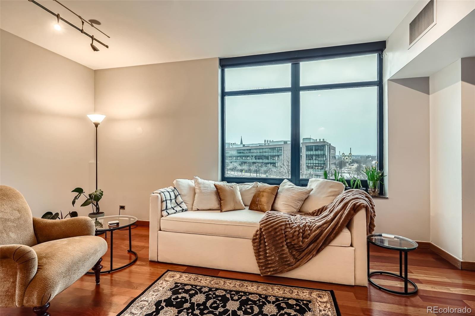 MLS Image #27 for 1350  lawrence street 2f,denver, Colorado