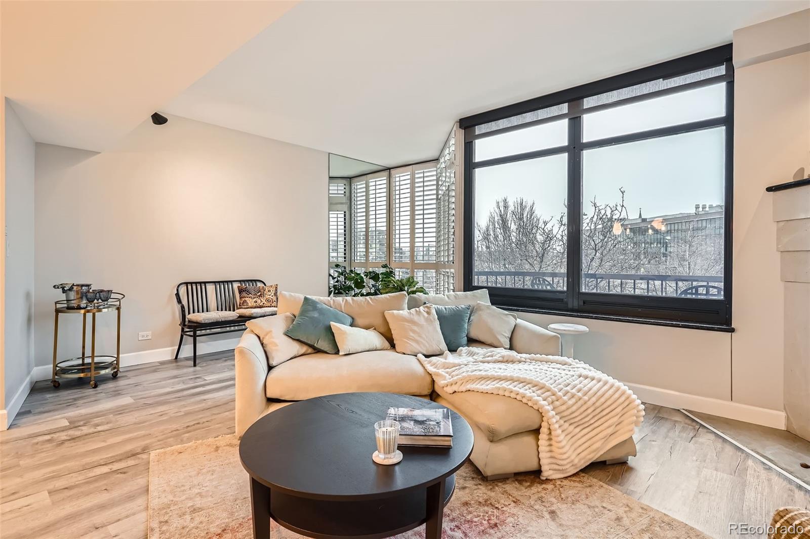 MLS Image #3 for 1350  lawrence street 2f,denver, Colorado