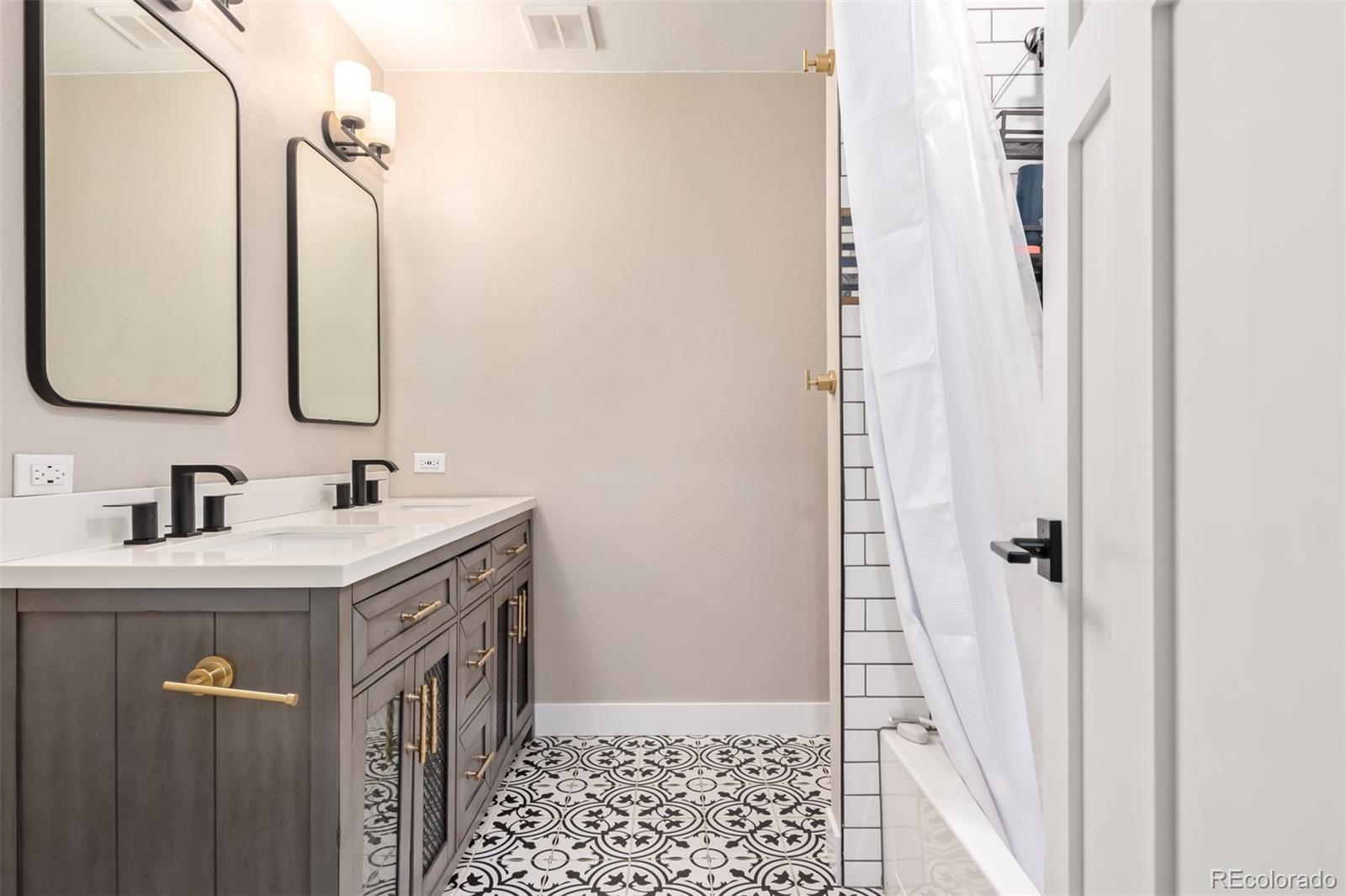 MLS Image #13 for 230 e highline circle 101,centennial, Colorado