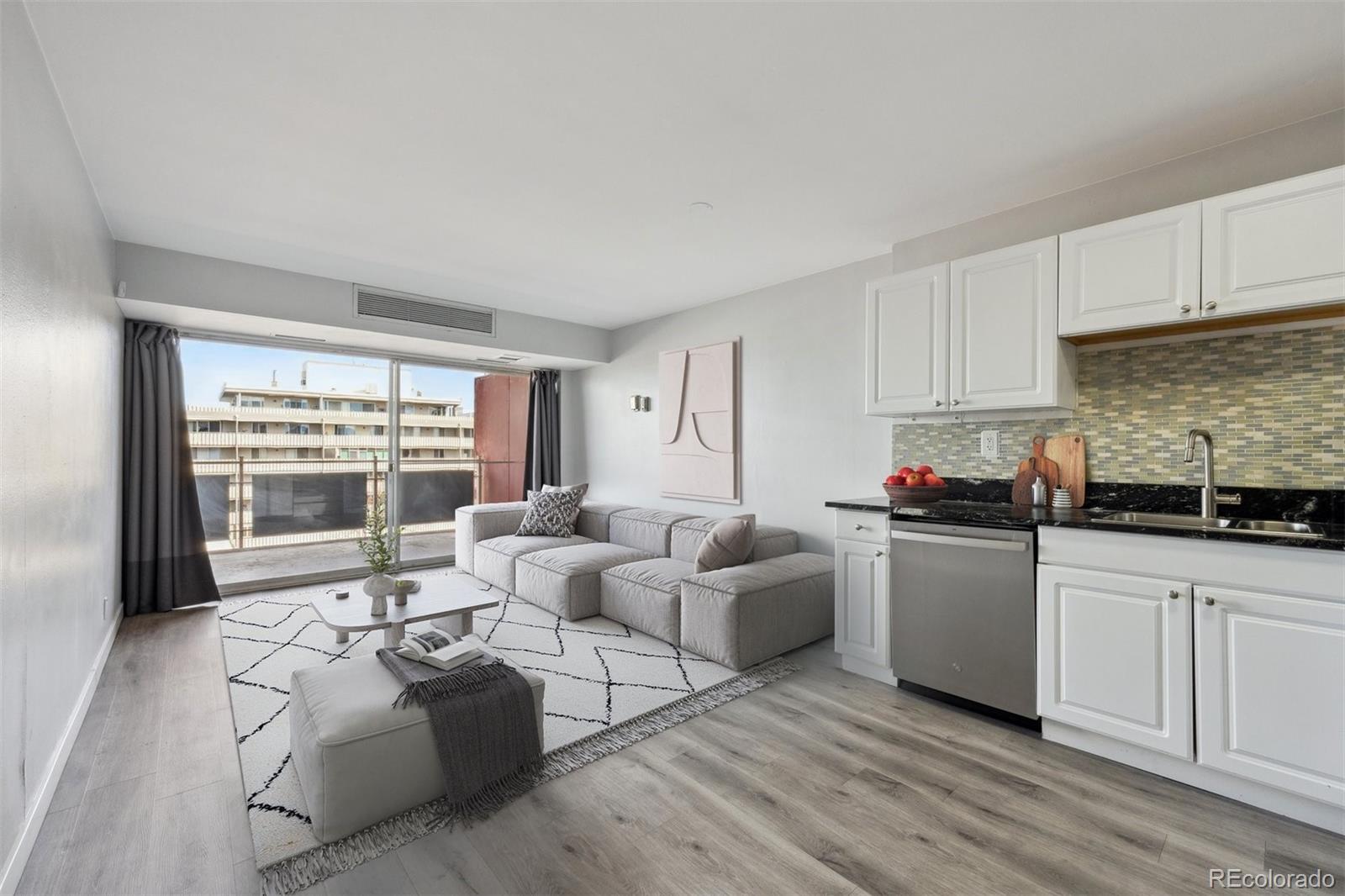 MLS Image #2 for 1121  albion street 804,denver, Colorado