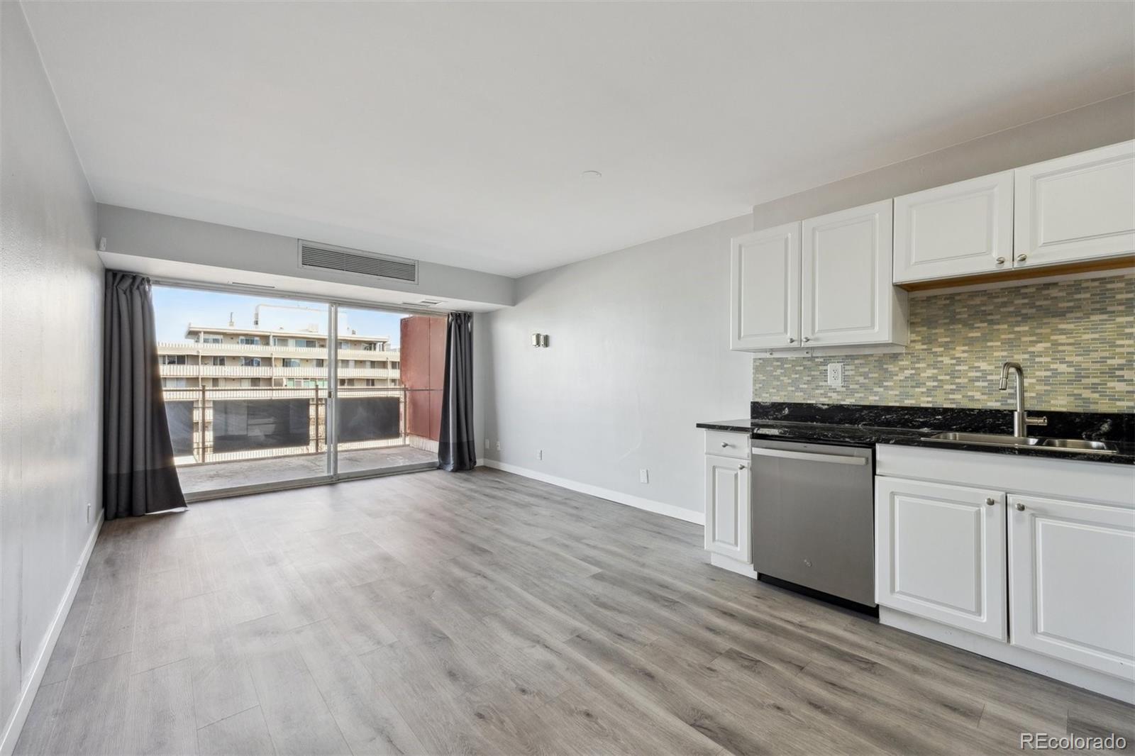 MLS Image #3 for 1121  albion street 804,denver, Colorado