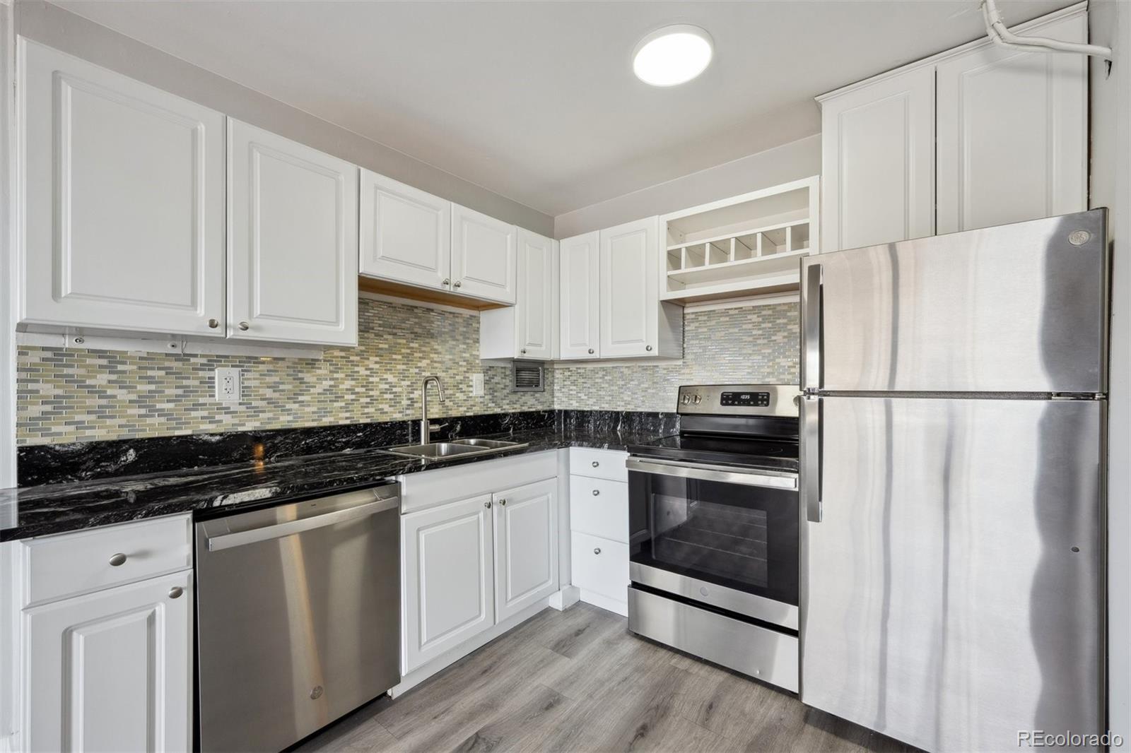 MLS Image #4 for 1121  albion street 804,denver, Colorado