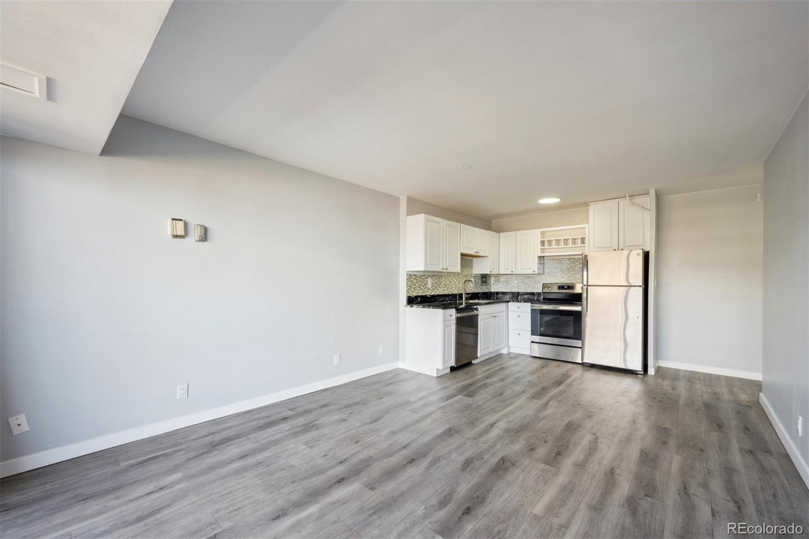 MLS Image #5 for 1121  albion street 804,denver, Colorado
