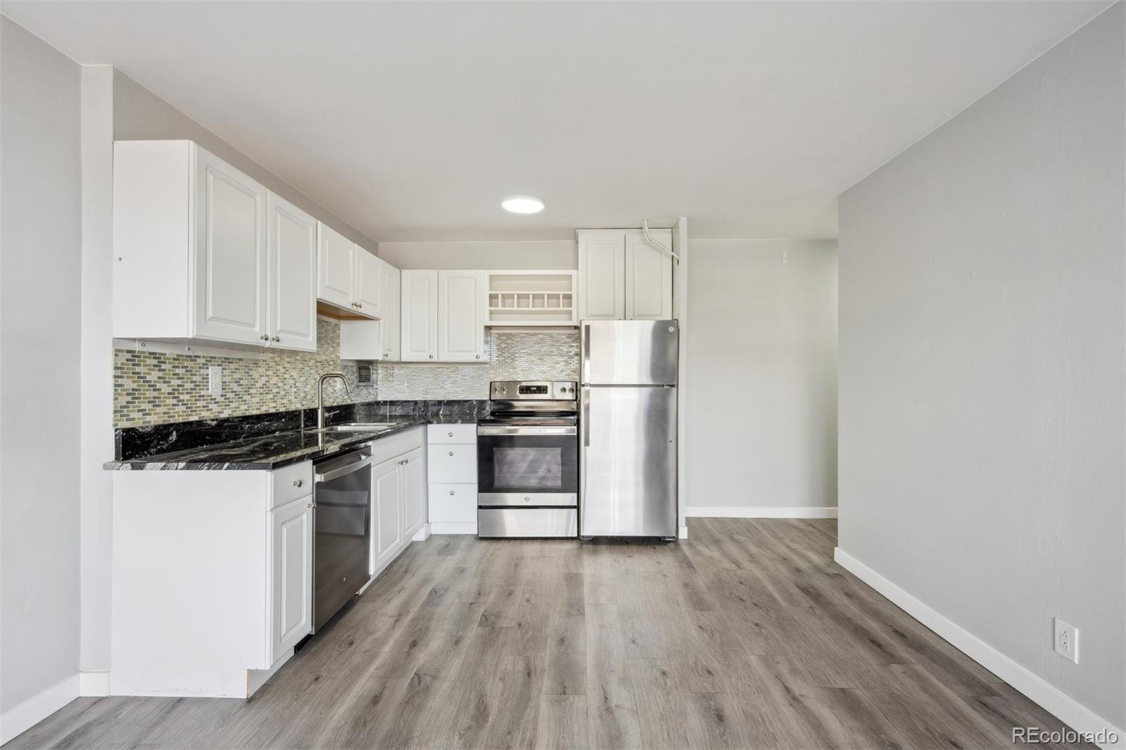 MLS Image #6 for 1121  albion street 804,denver, Colorado