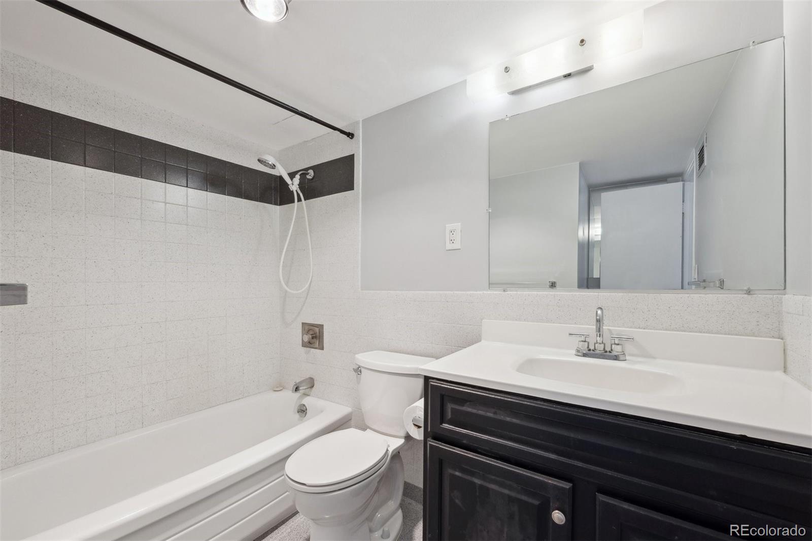 MLS Image #7 for 1121  albion street 804,denver, Colorado