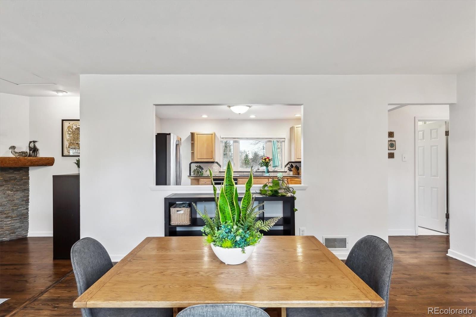 MLS Image #9 for 5301 e eastman avenue,denver, Colorado