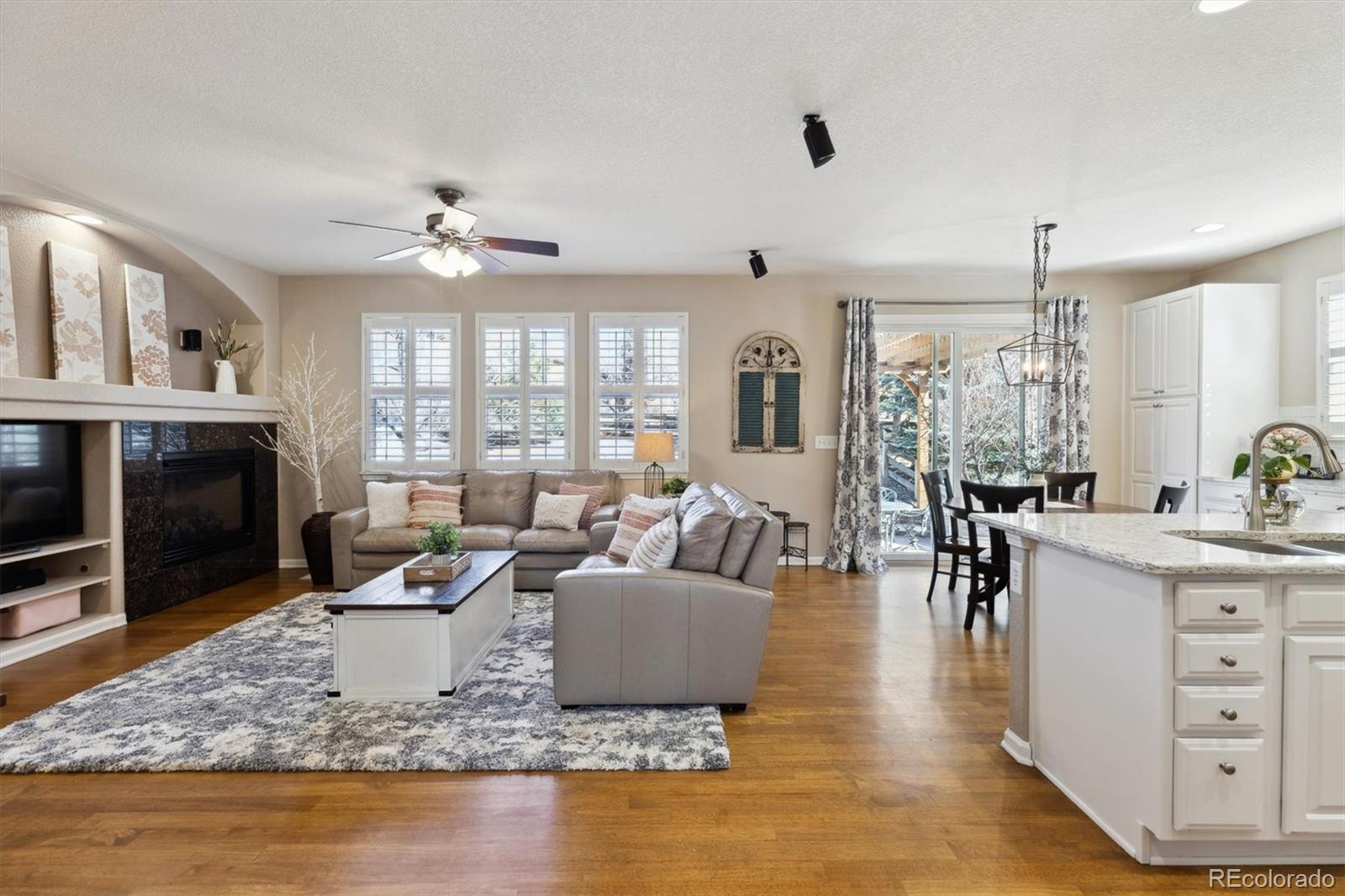 MLS Image #9 for 24612 e ontario drive,aurora, Colorado